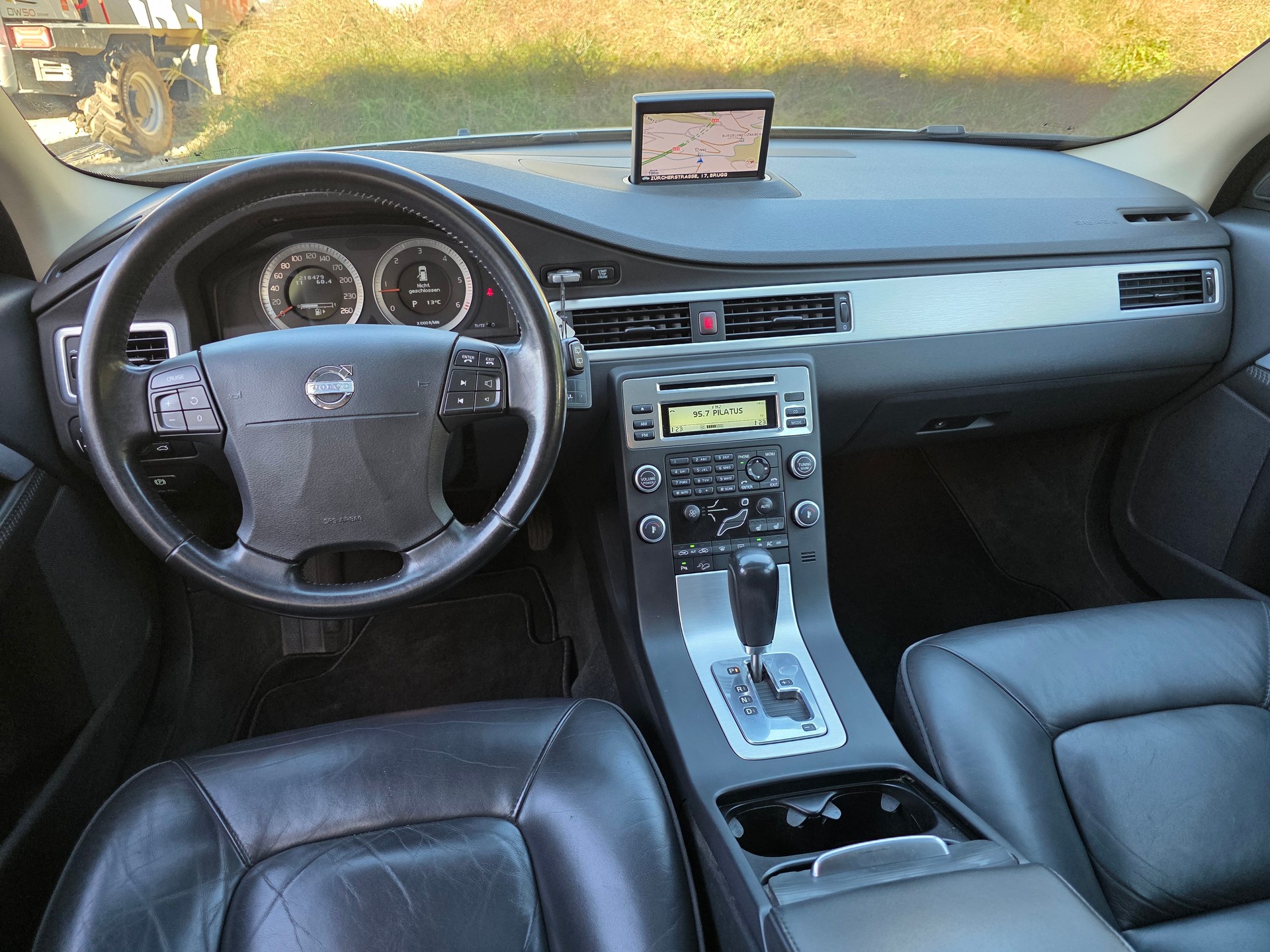 VOLVO XC70 D5 AWD Ocean Race Geartronic-image-16