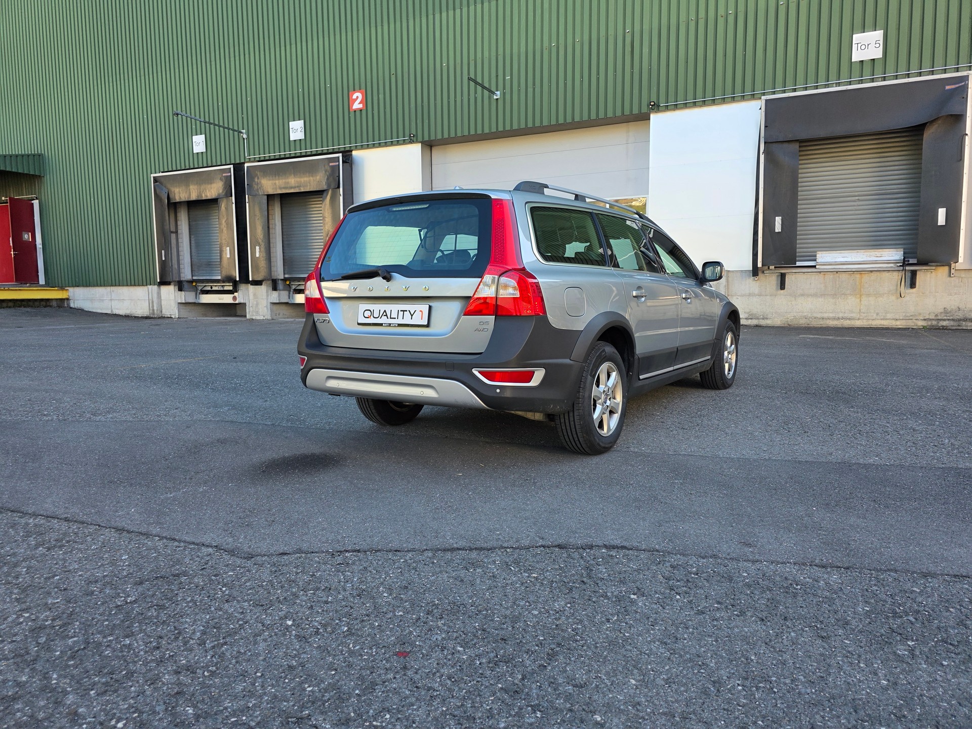 VOLVO XC70 D5 AWD Ocean Race Geartronic-image-15