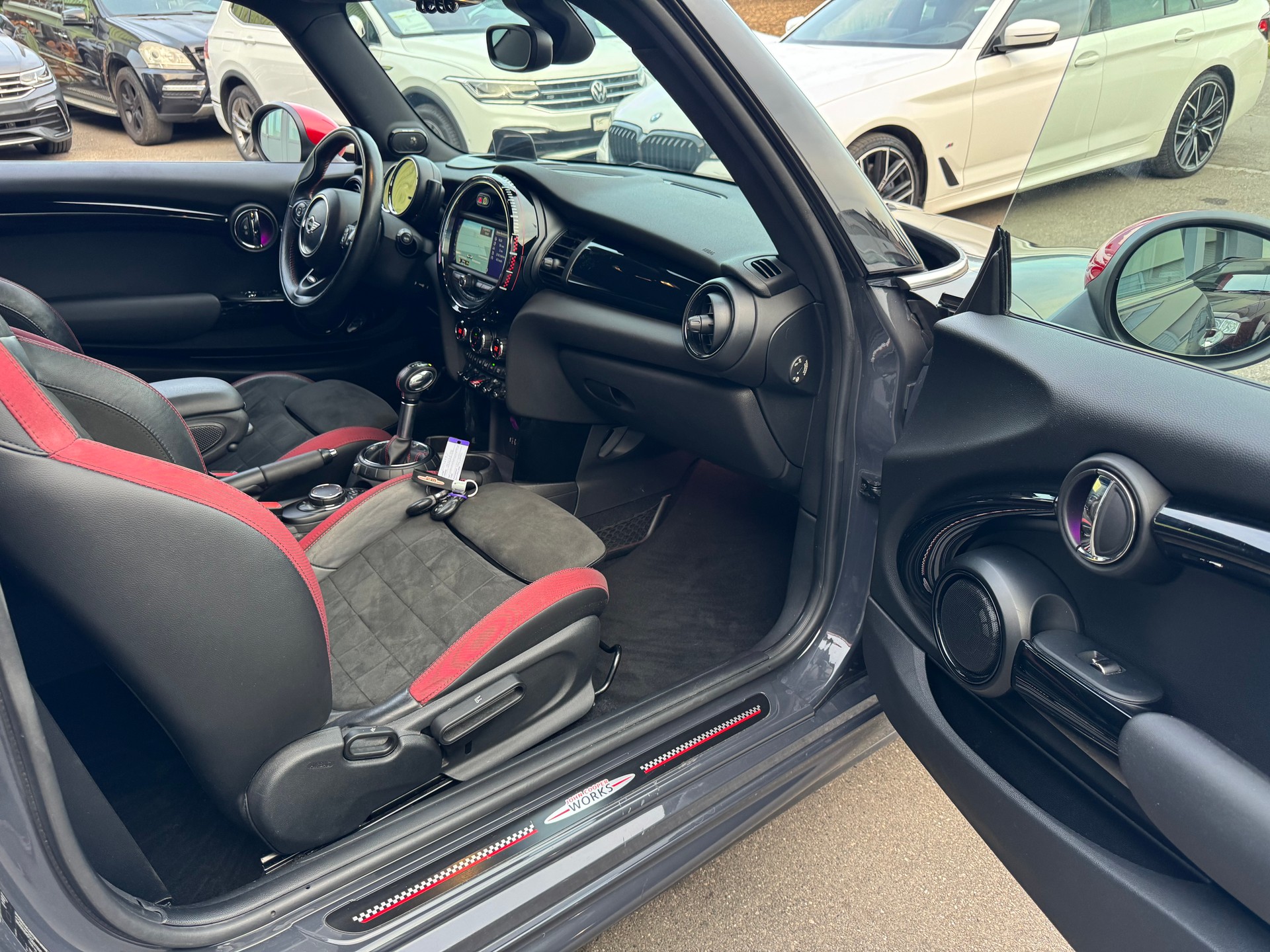 MINI Cooper John Cooper Works Steptronic-image-14