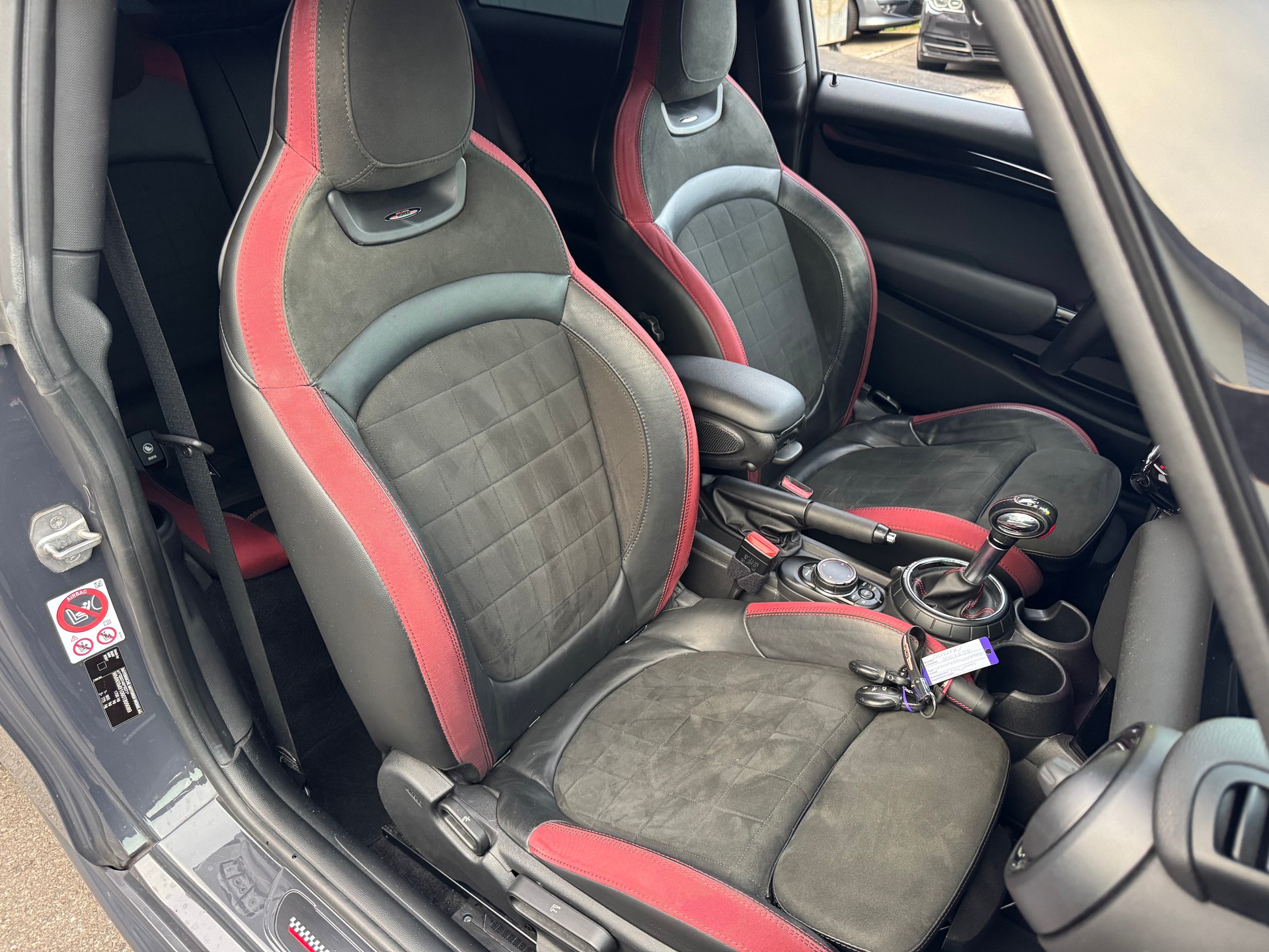 MINI Cooper John Cooper Works Steptronic-image-16