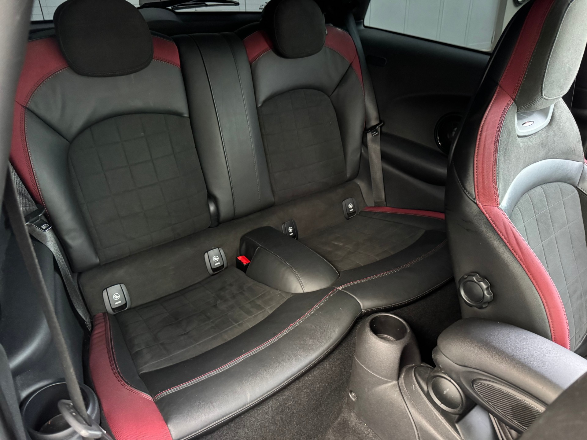 MINI Cooper John Cooper Works Steptronic-image-15