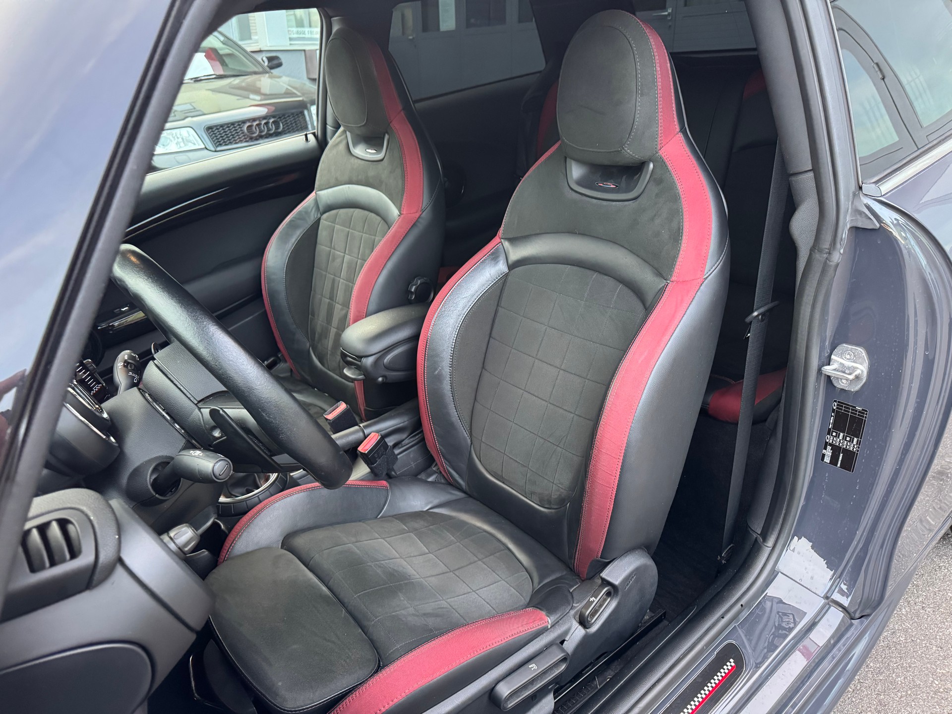 MINI Cooper John Cooper Works Steptronic-image-23