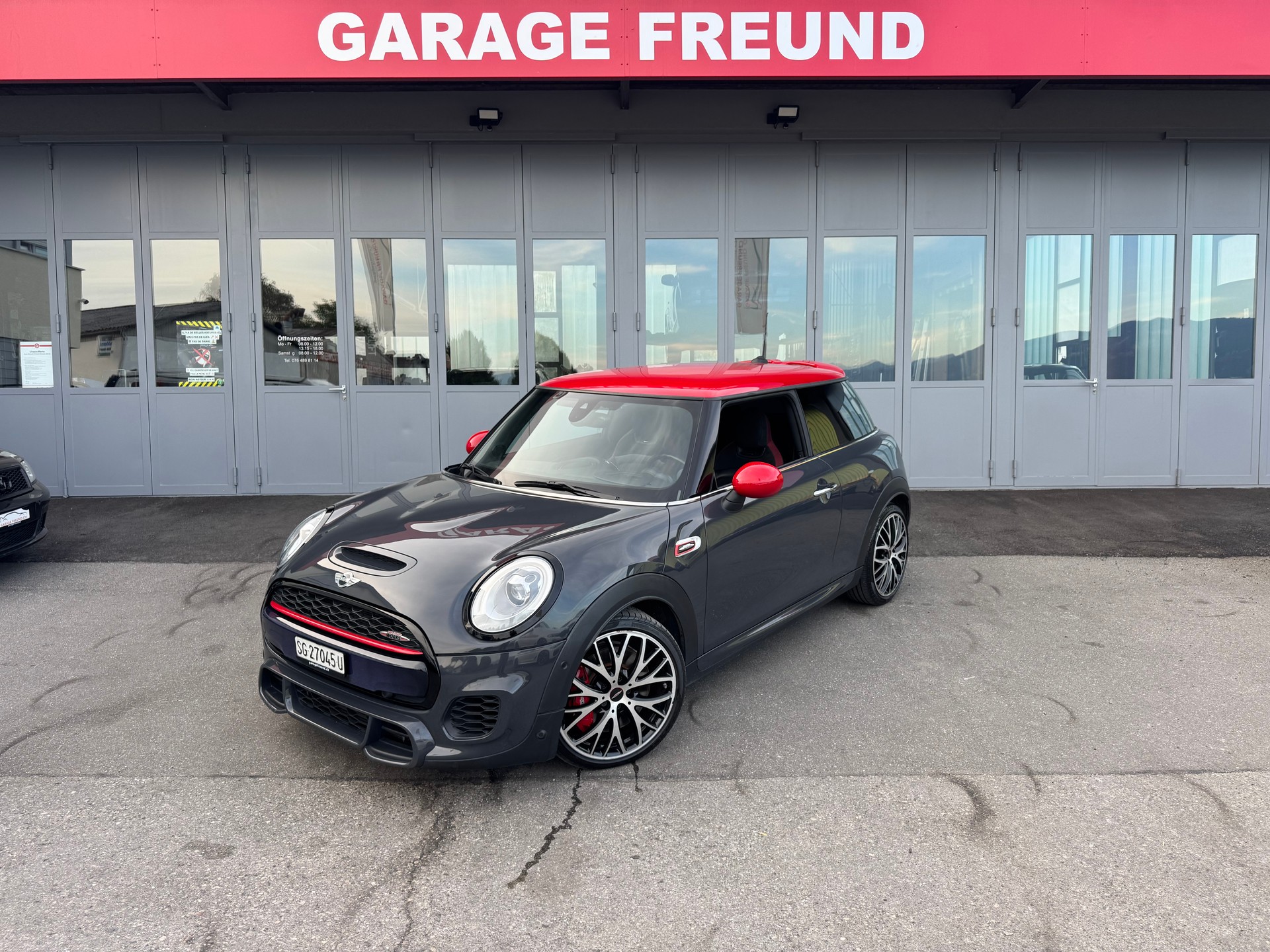 MINI Cooper John Cooper Works Steptronic-image-3
