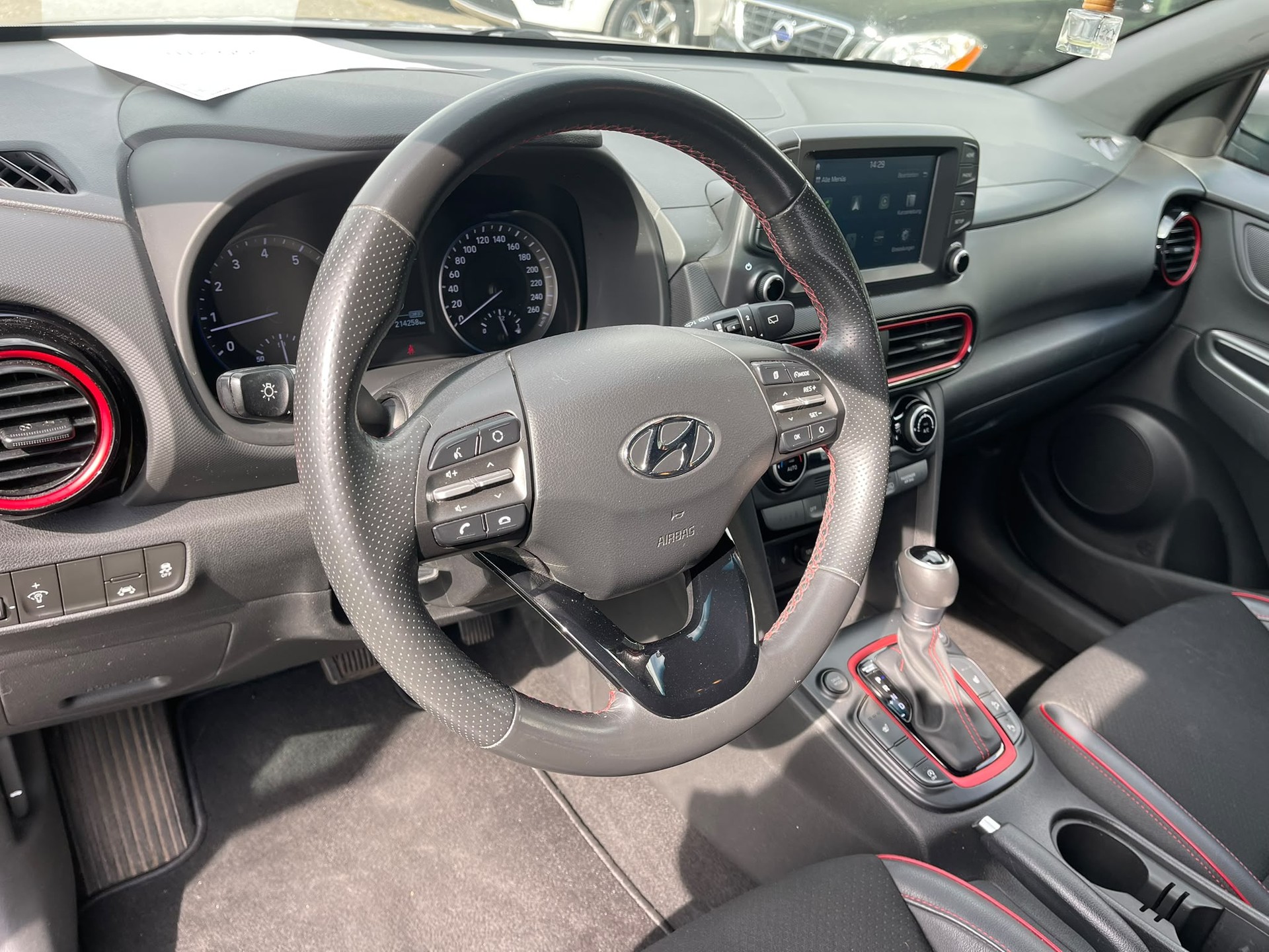 HYUNDAI Kona 1.6 T-GDi Launch 4WD DCT-image-9