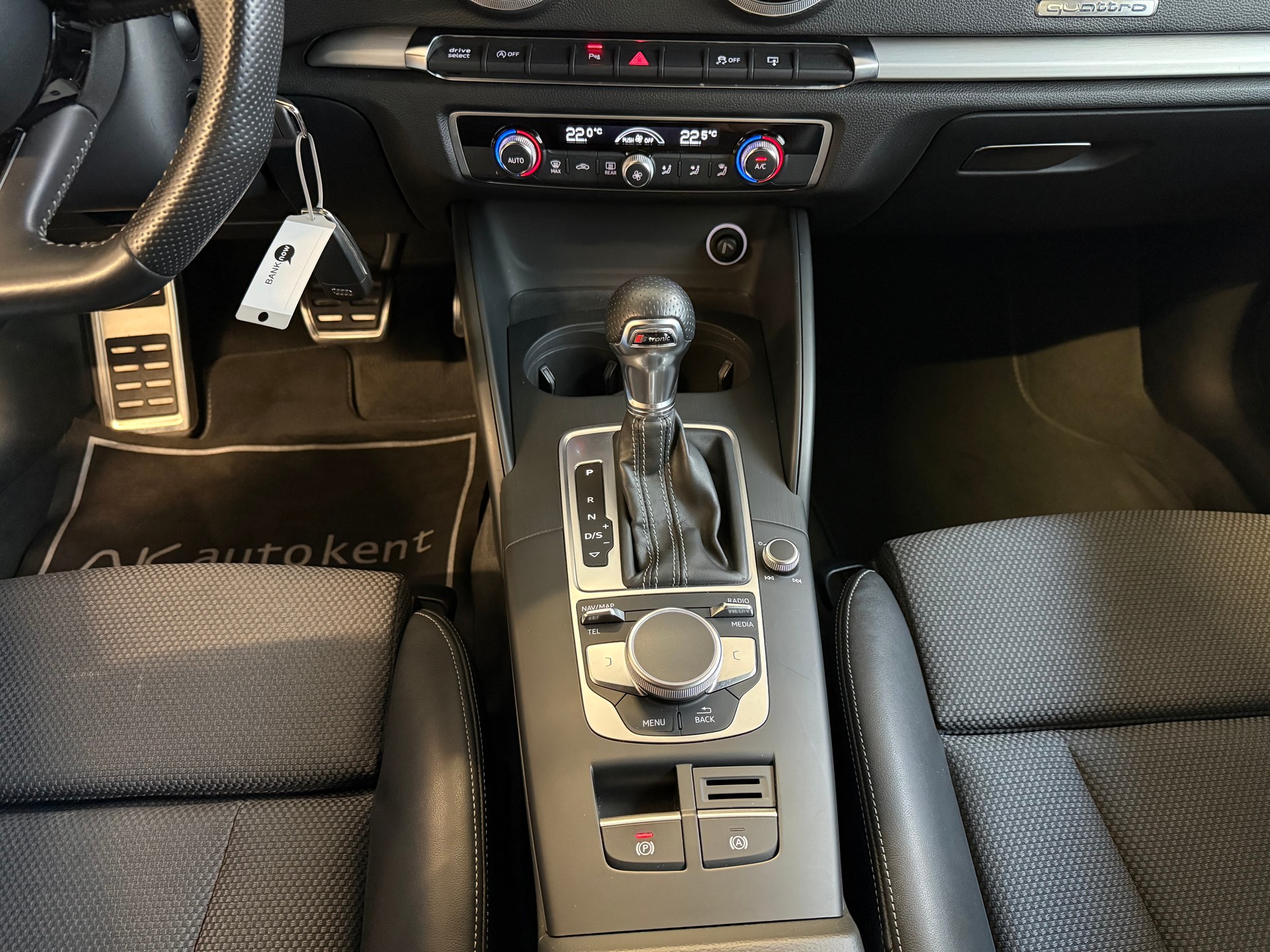 AUDI A3 Sportback 2.0 TFSI S Line Sport quattro S-tronic-image-10