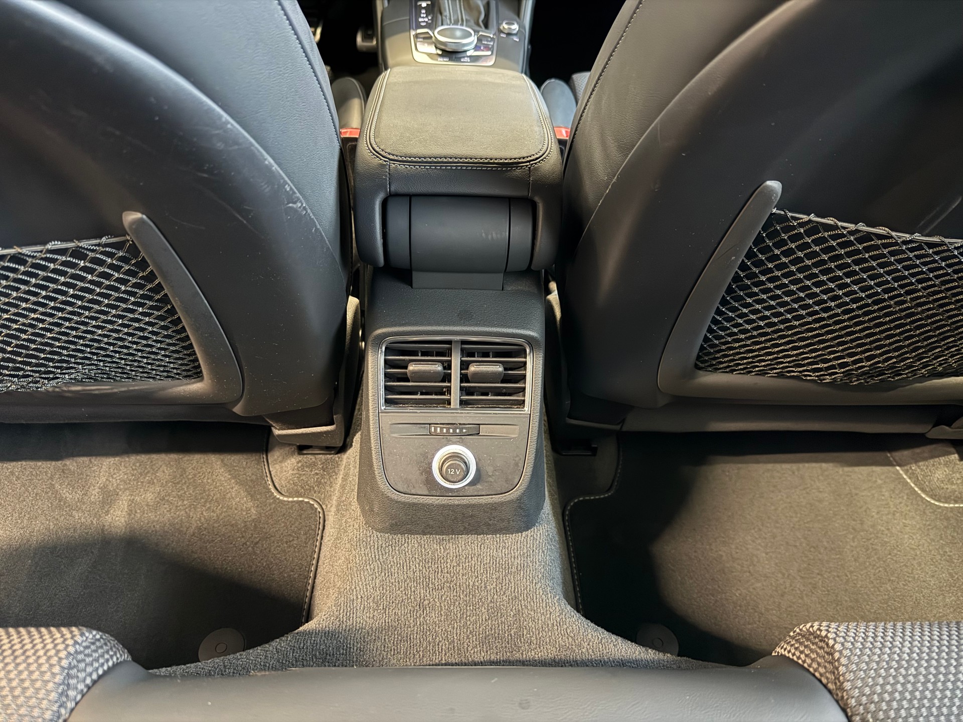 AUDI A3 Sportback 2.0 TFSI S Line Sport quattro S-tronic-image-17