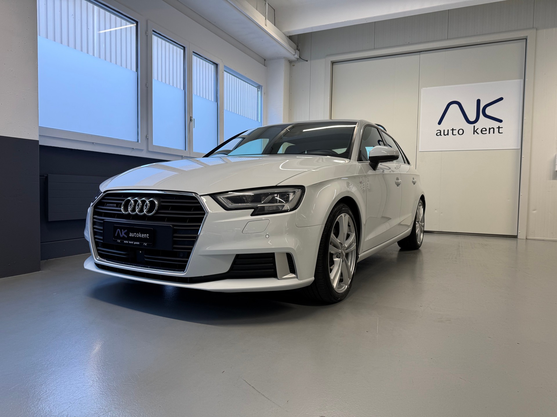 AUDI A3 Sportback 2.0 TFSI S Line Sport quattro S-tronic-image-0
