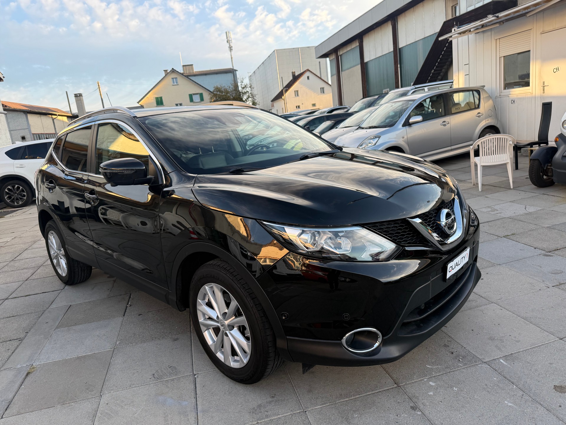 NISSAN Qashqai 1.2 DIG-T N-Connecta Xtronic CVT-image-1
