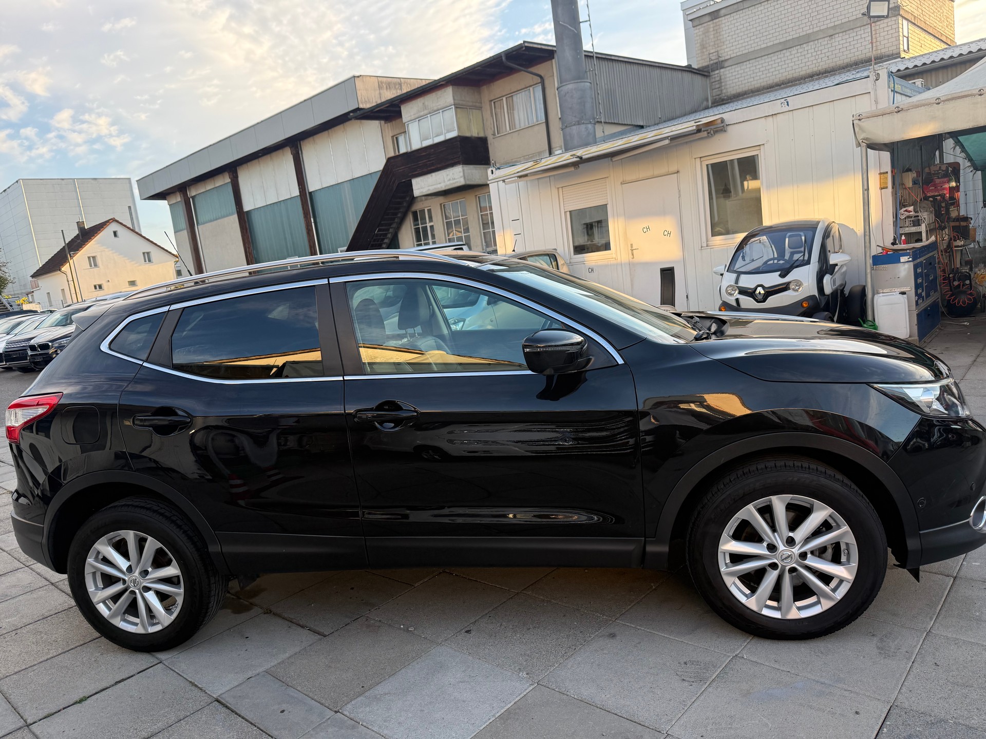 NISSAN Qashqai 1.2 DIG-T N-Connecta Xtronic CVT-image-2
