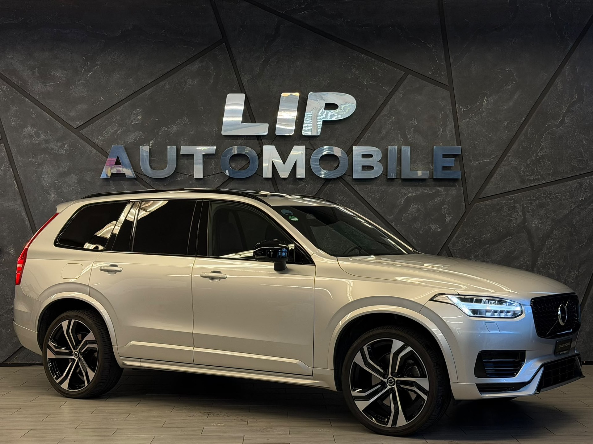VOLVO XC90 T8 eAWD PluginHybrid Plus Dark Geartronic-showroom-element-2