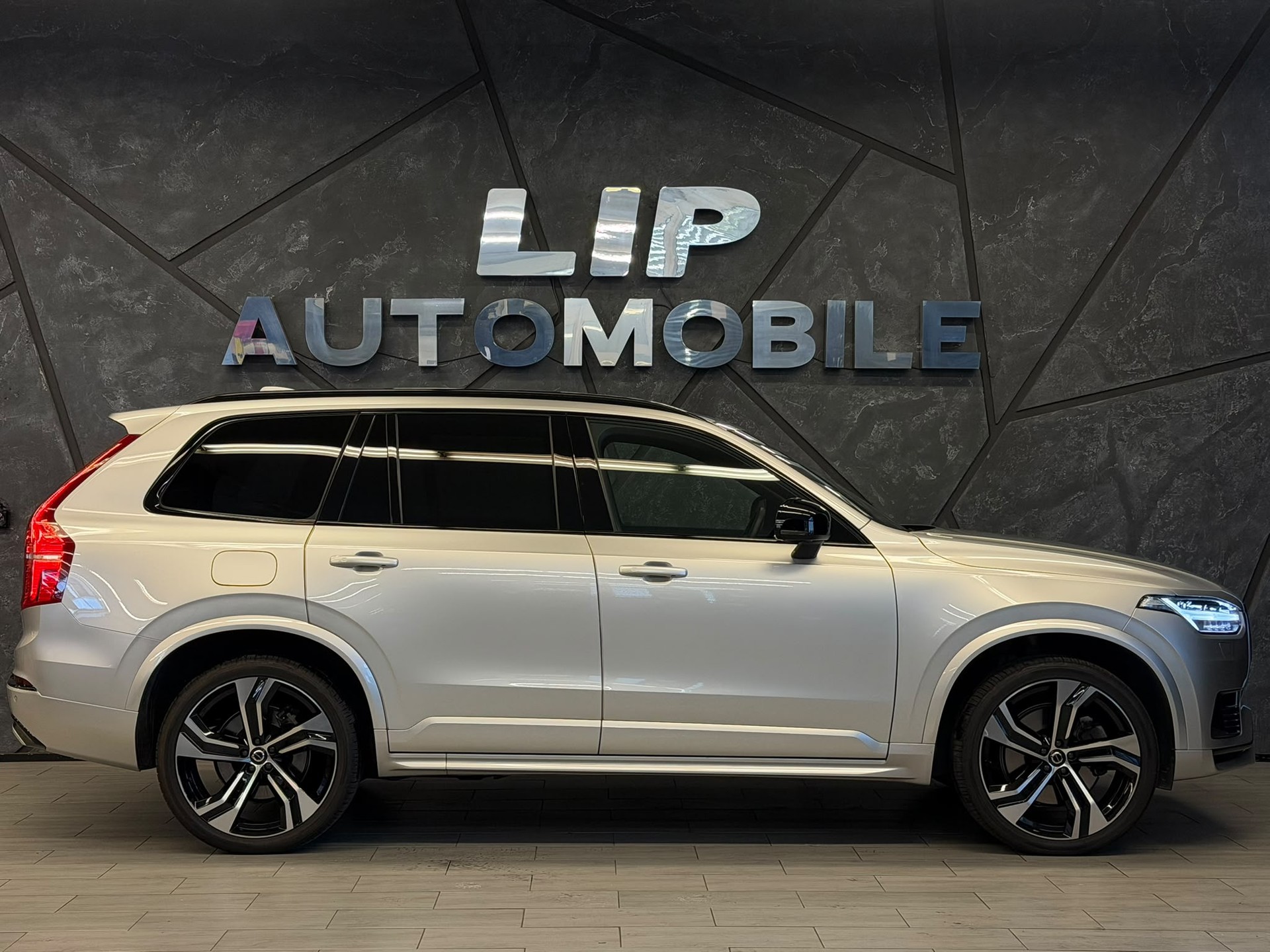 VOLVO XC90 T8 eAWD PluginHybrid Plus Dark Geartronic-showroom-element-3