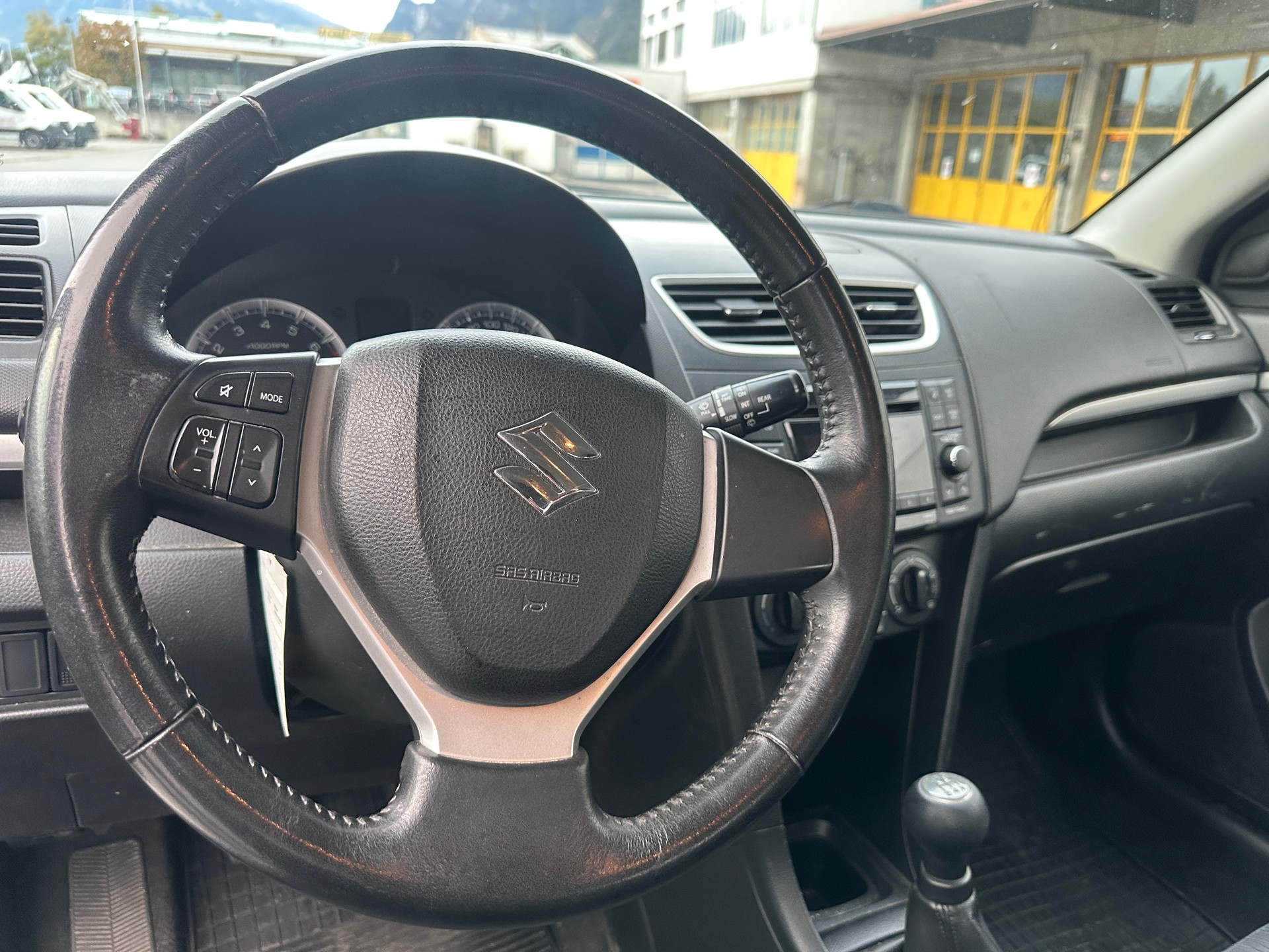 SUZUKI Swift 1.2i 16V GL Top Piz Sulai 4x4-image-4