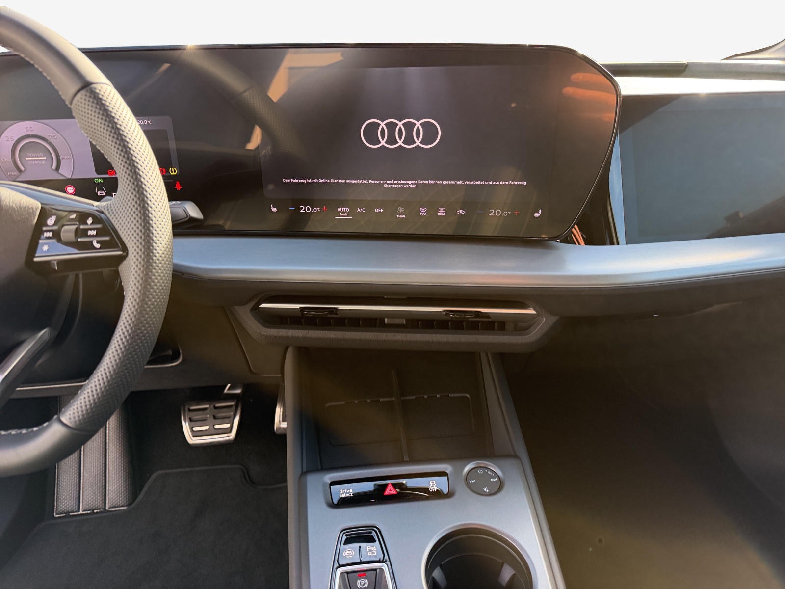 AUDI Q4 e-tron SUV quattro performance Swiss Ski-image-10