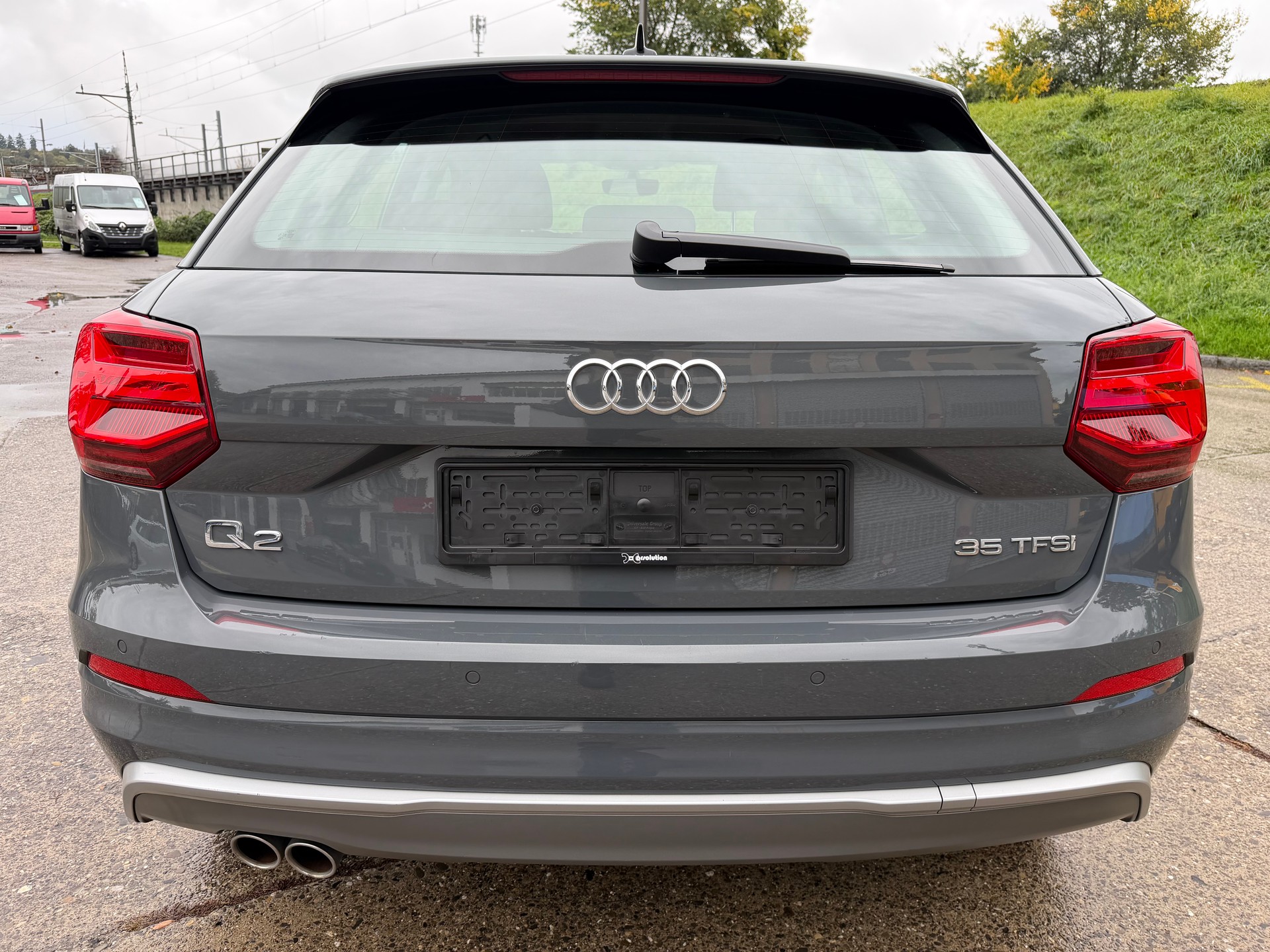 AUDI Q2 35 TFSI S-tronic-showroom-element-3