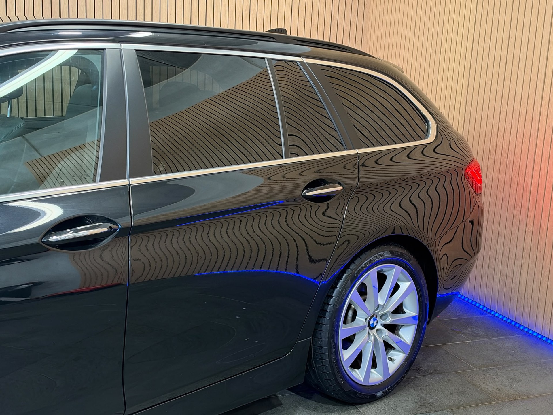 BMW 530d Touring xDrive Steptronic-image-4