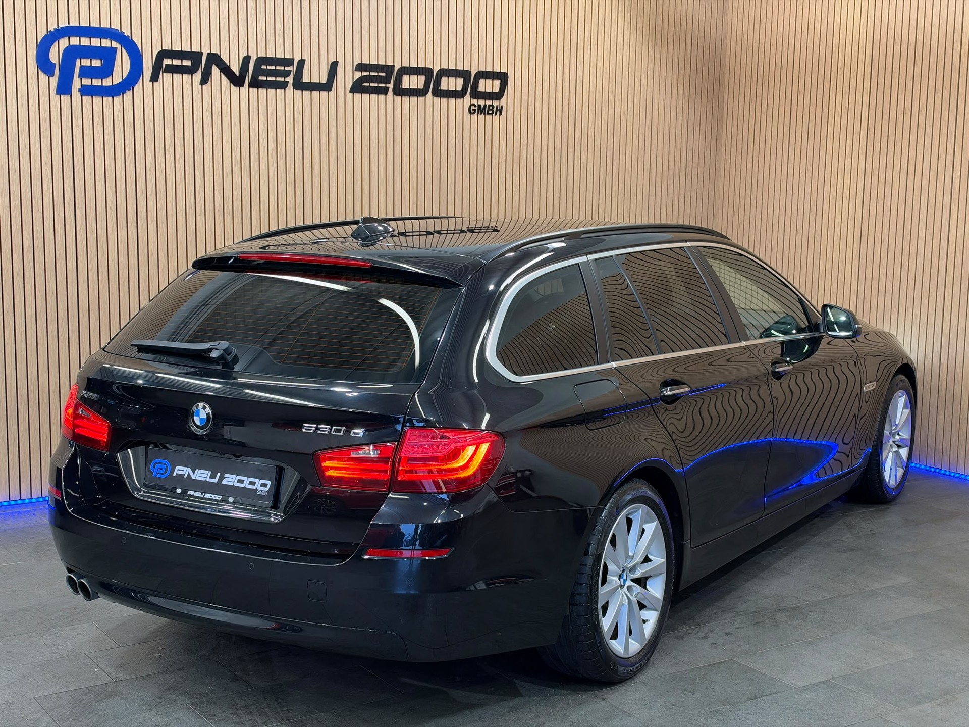 BMW 530d Touring xDrive Steptronic-image-1