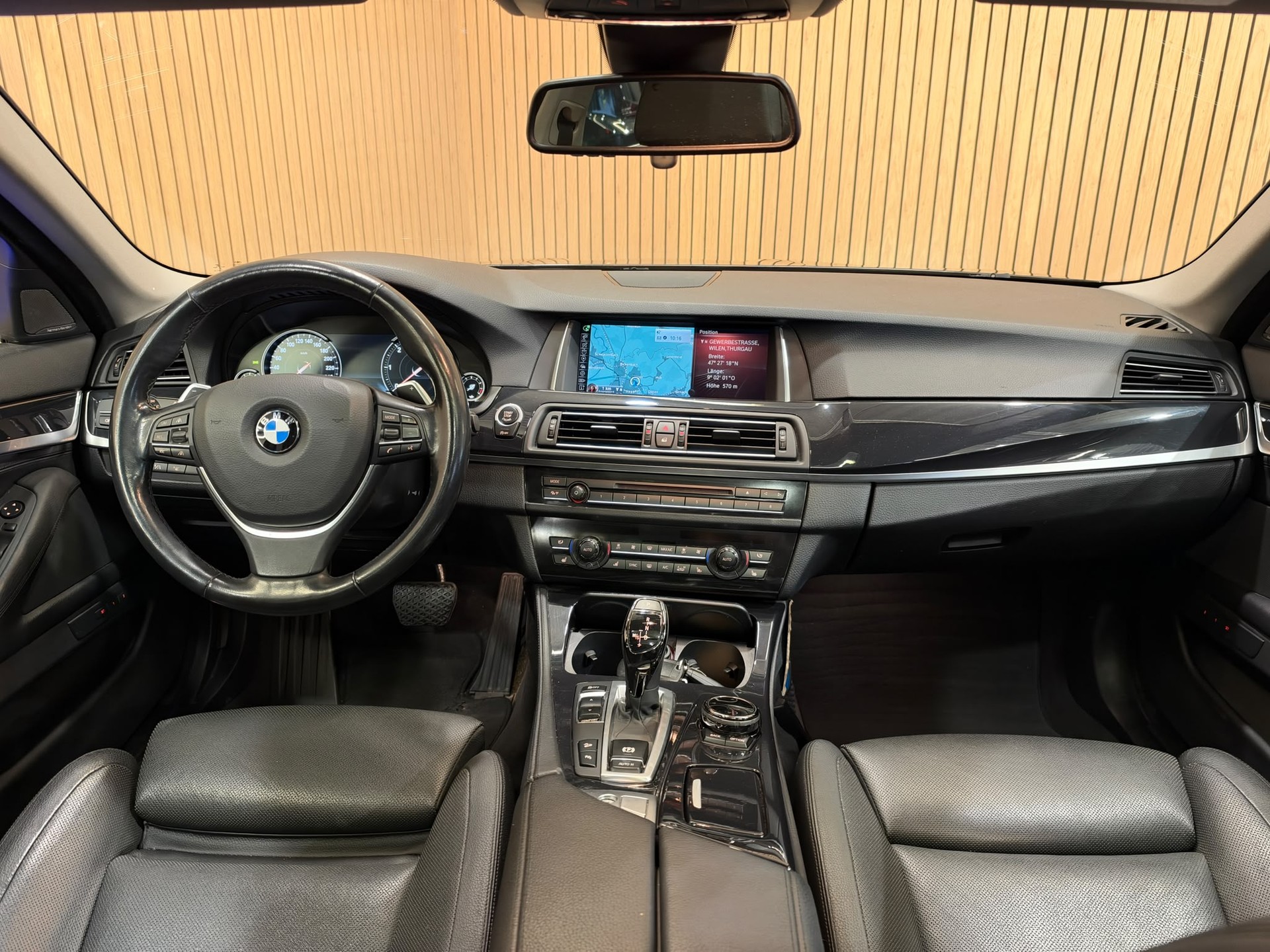 BMW 530d Touring xDrive Steptronic-image-10