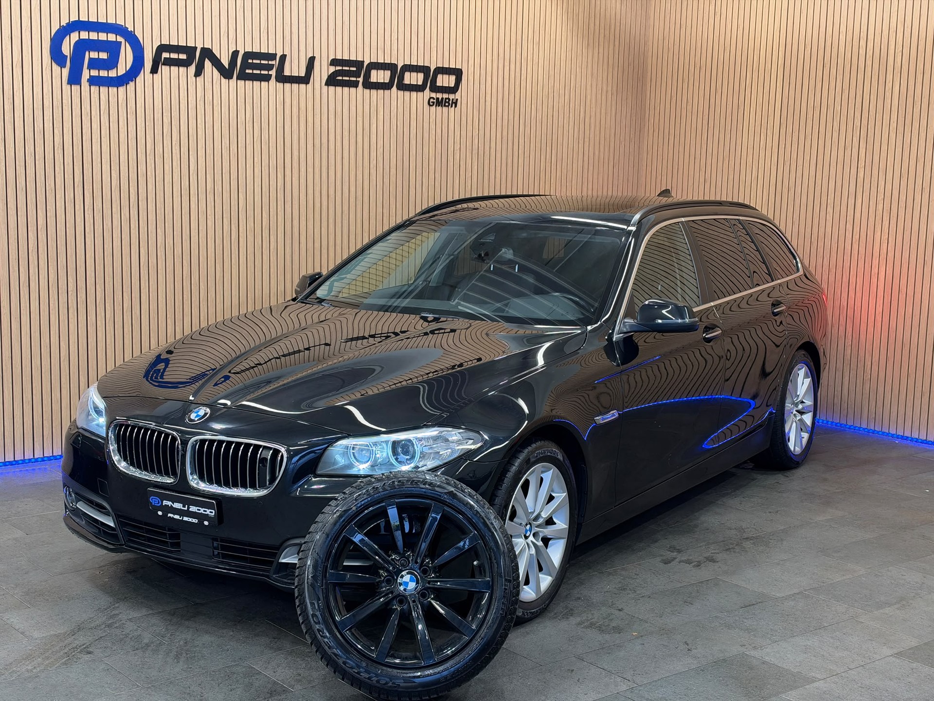 BMW 530d Touring xDrive Steptronic-image-0