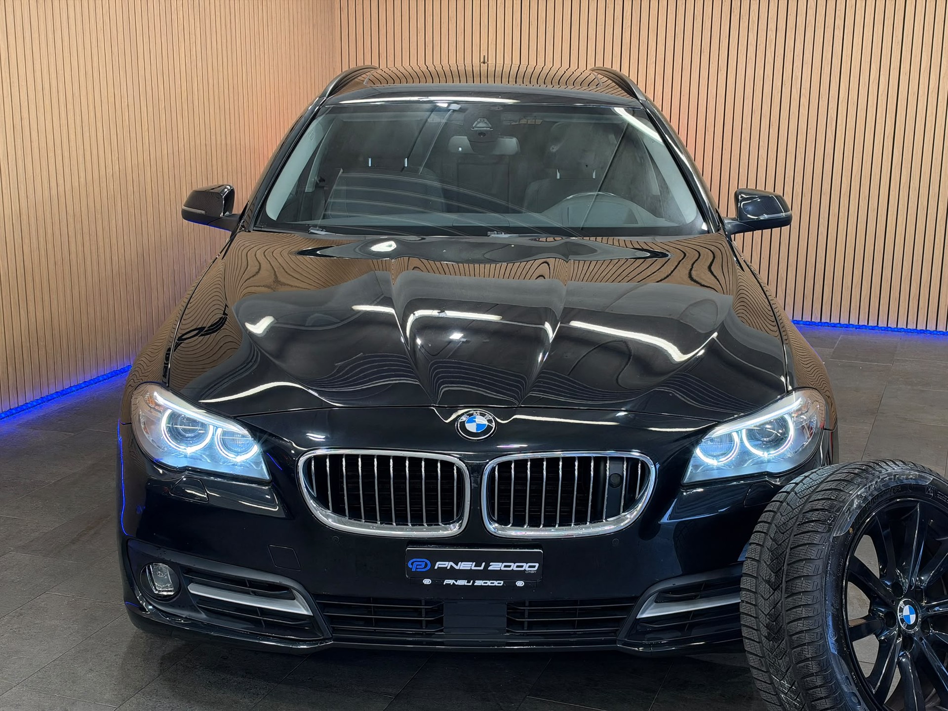 BMW 530d Touring xDrive Steptronic-image-2