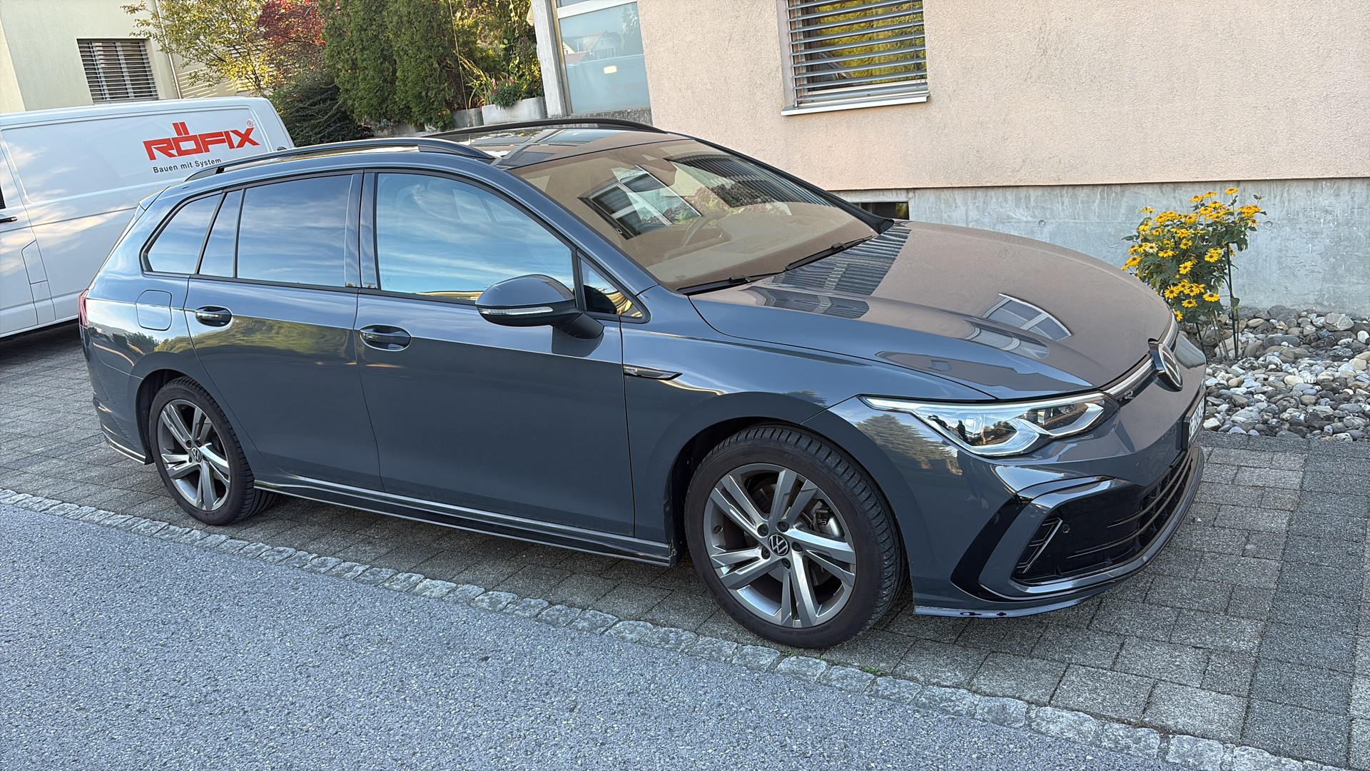 VW 2.0 TSI R-Line DSG 4motion-image-2