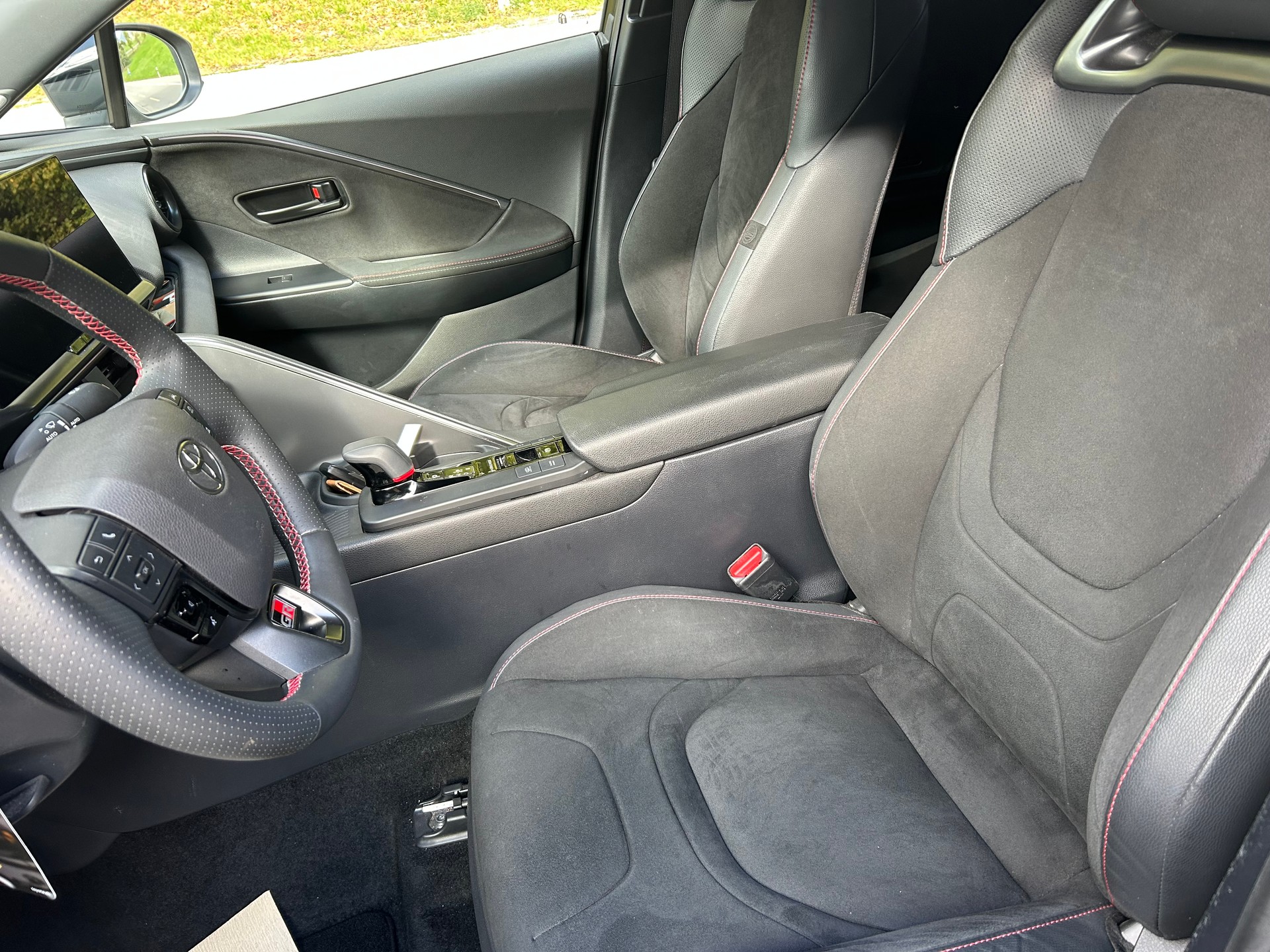 TOYOTA C-HR 2.0 PHEV CVT GR Sport-image-9