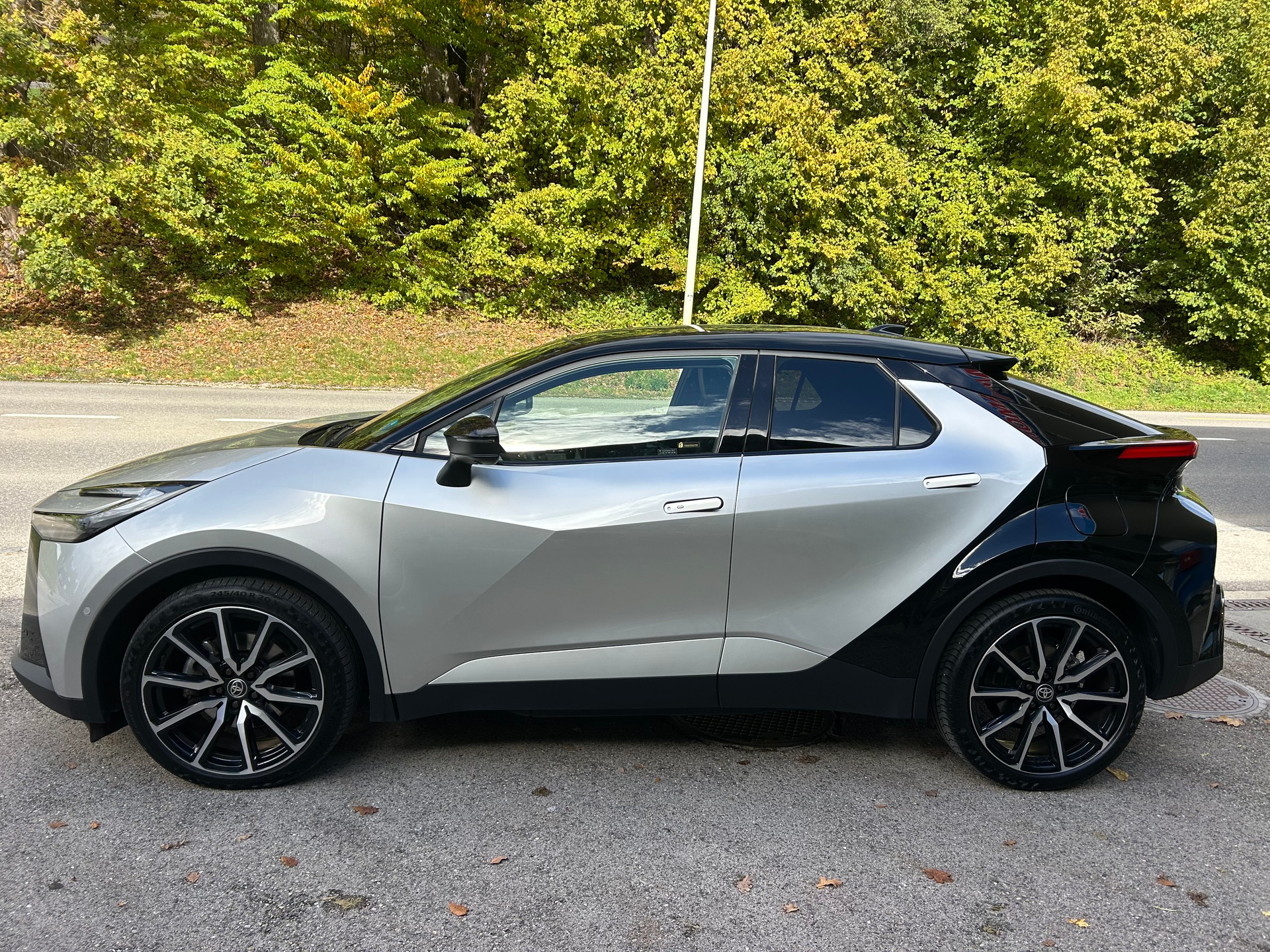 TOYOTA C-HR 2.0 PHEV CVT GR Sport-image-4