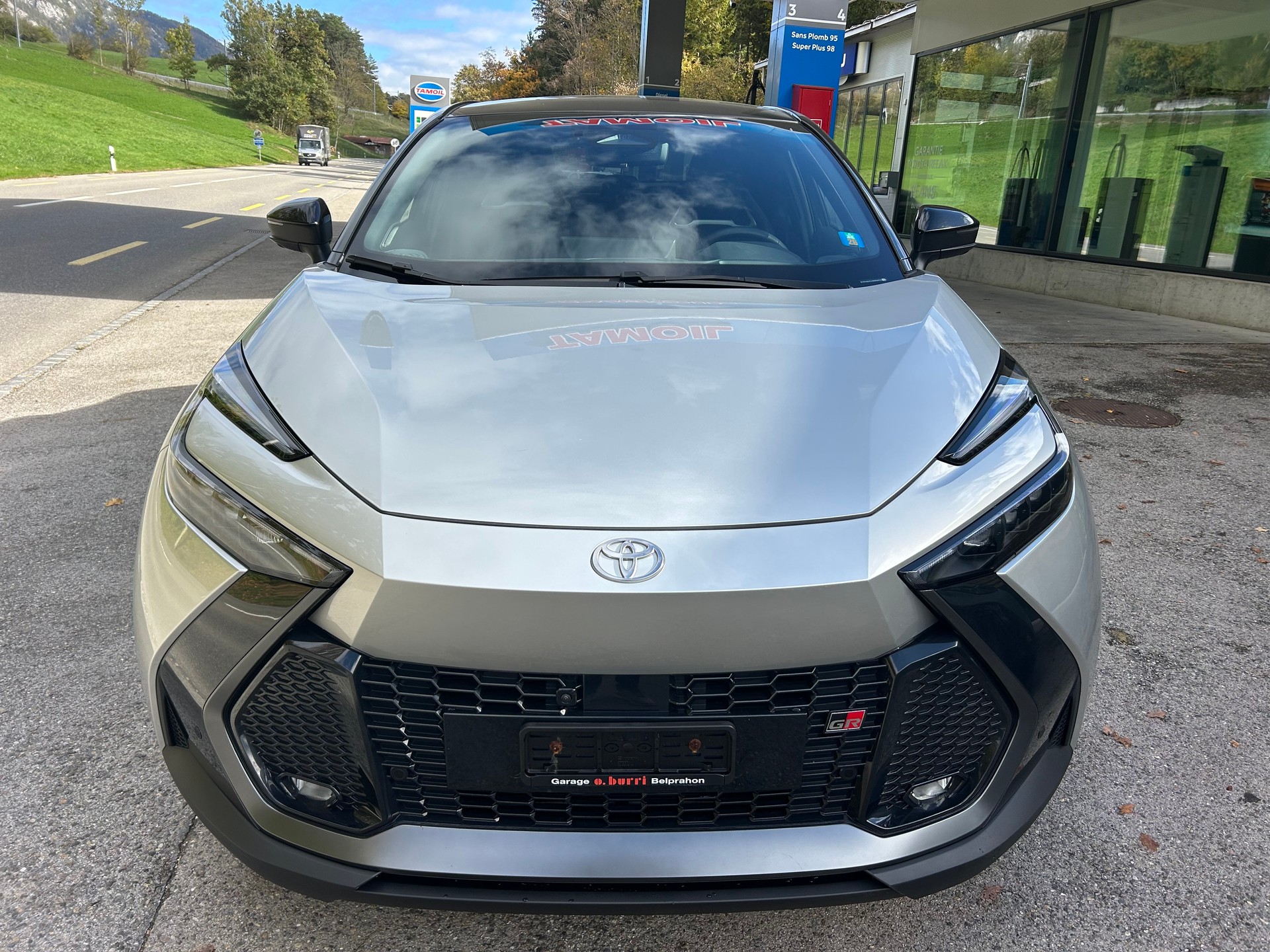 TOYOTA C-HR 2.0 PHEV CVT GR Sport-image-2
