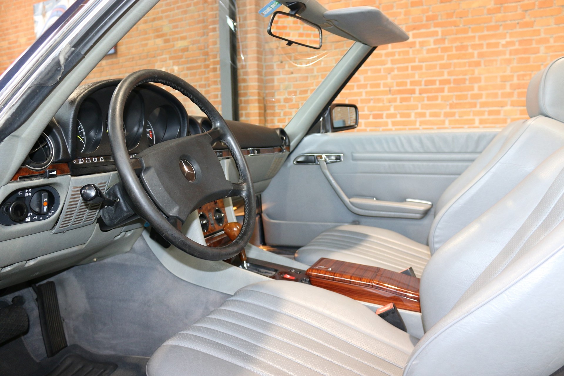 MERCEDES-BENZ SL 300-image-9