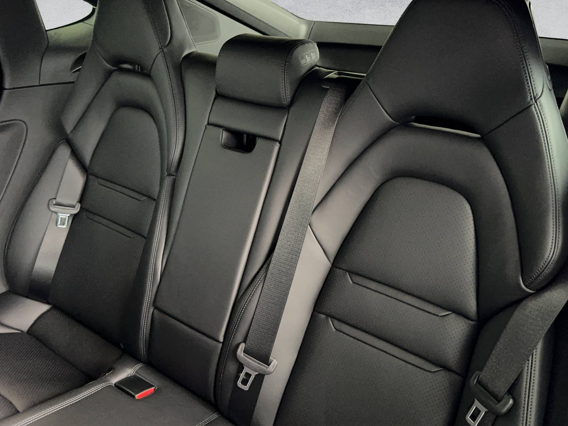 PORSCHE Panamera 4S E-Hybrid-image-10