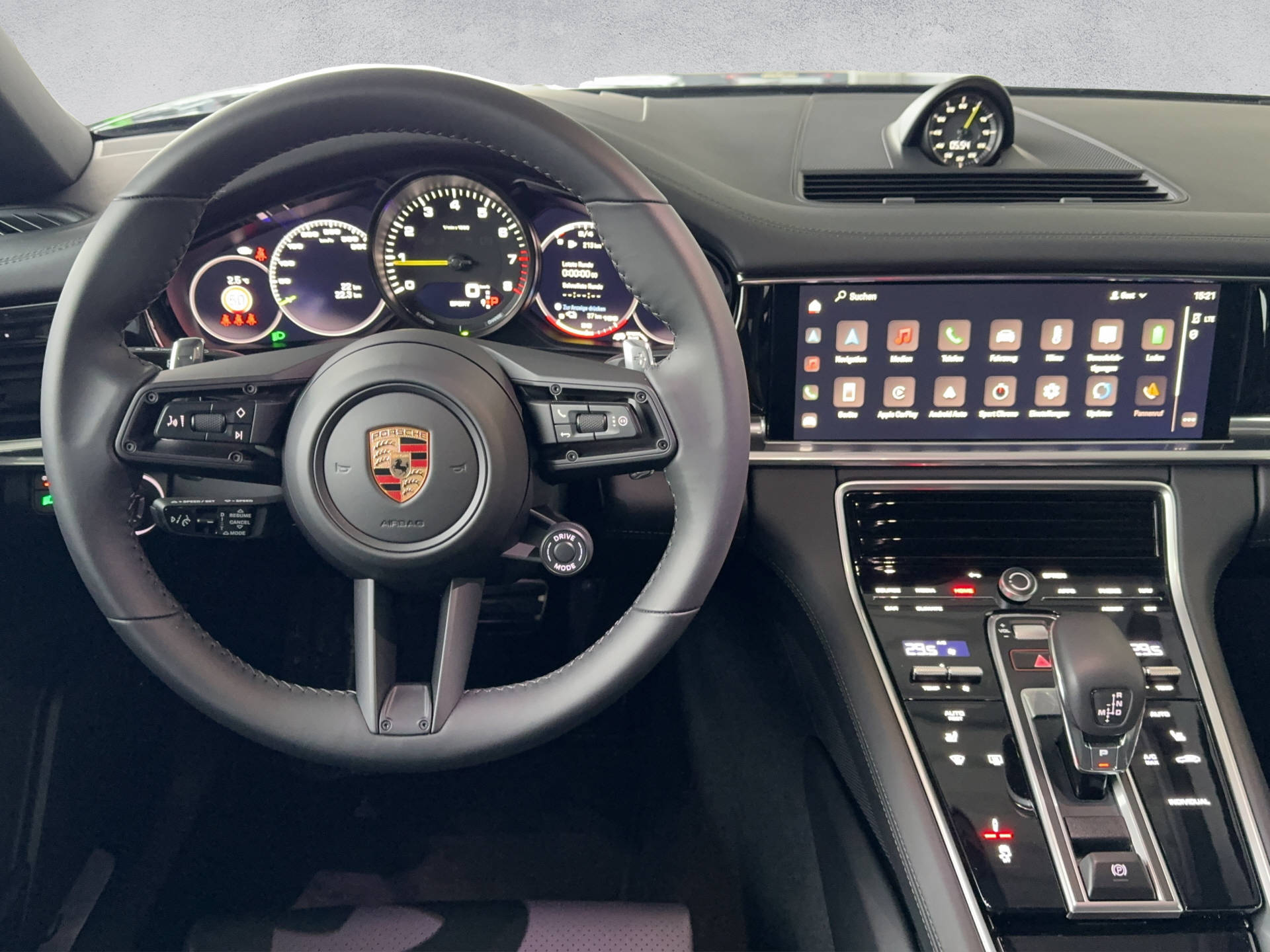 PORSCHE Panamera 4S E-Hybrid-image-5