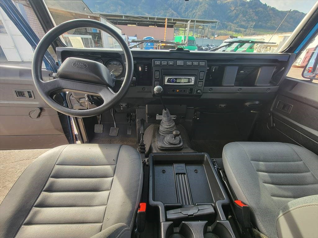 LAND ROVER Defender 110 SW 2.5 Td5-image-12