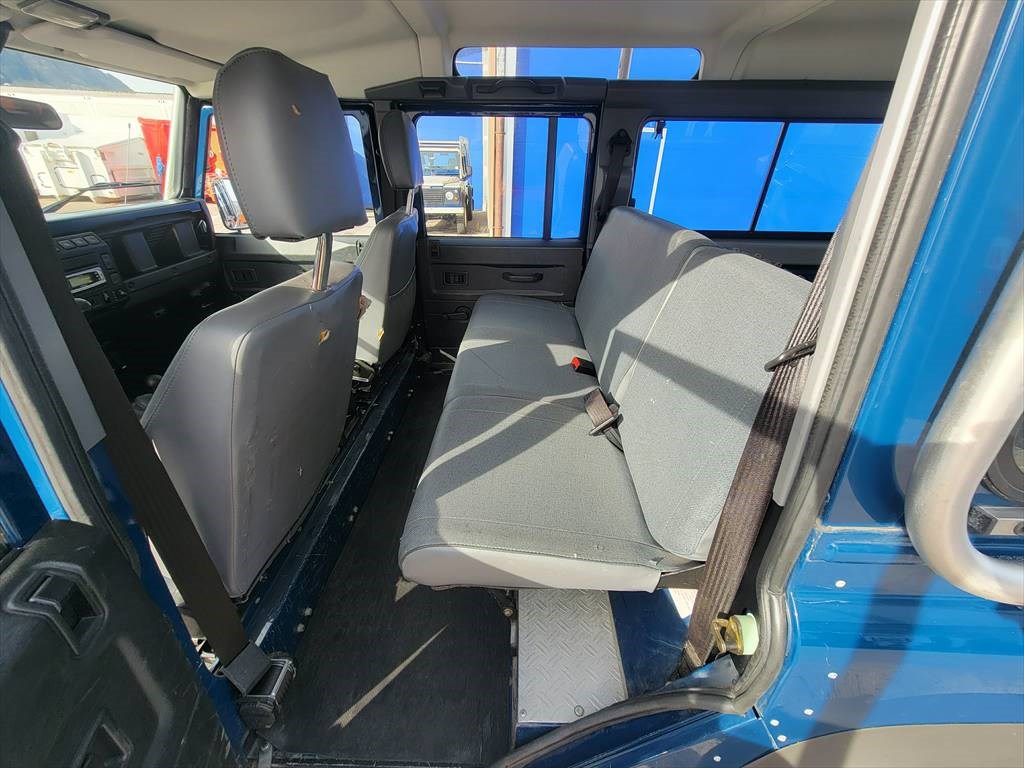 LAND ROVER Defender 110 SW 2.5 Td5-image-9