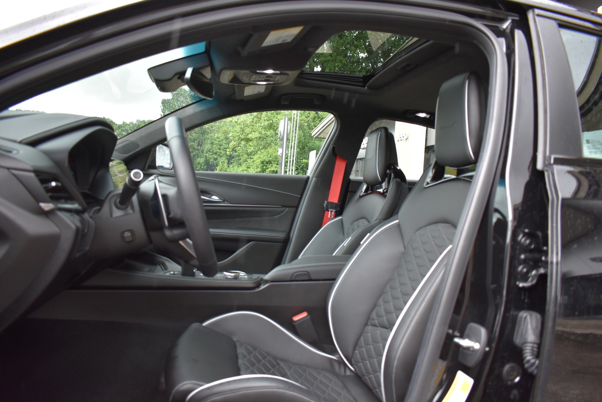 CADILLAC CT4 Blackwing-image-12
