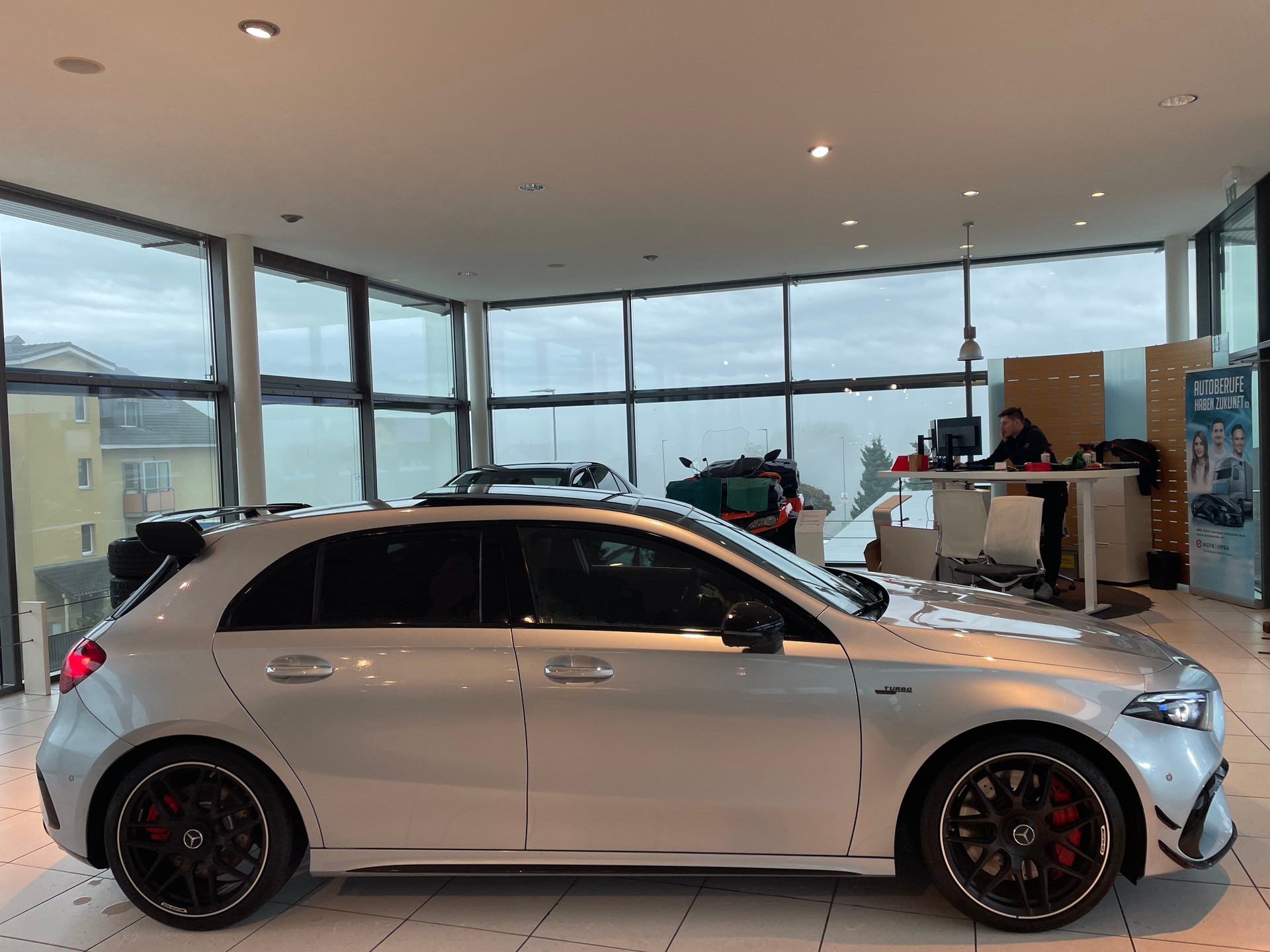 MERCEDES-BENZ A AMG 45 S 4Matic 8G-DCT-image-4