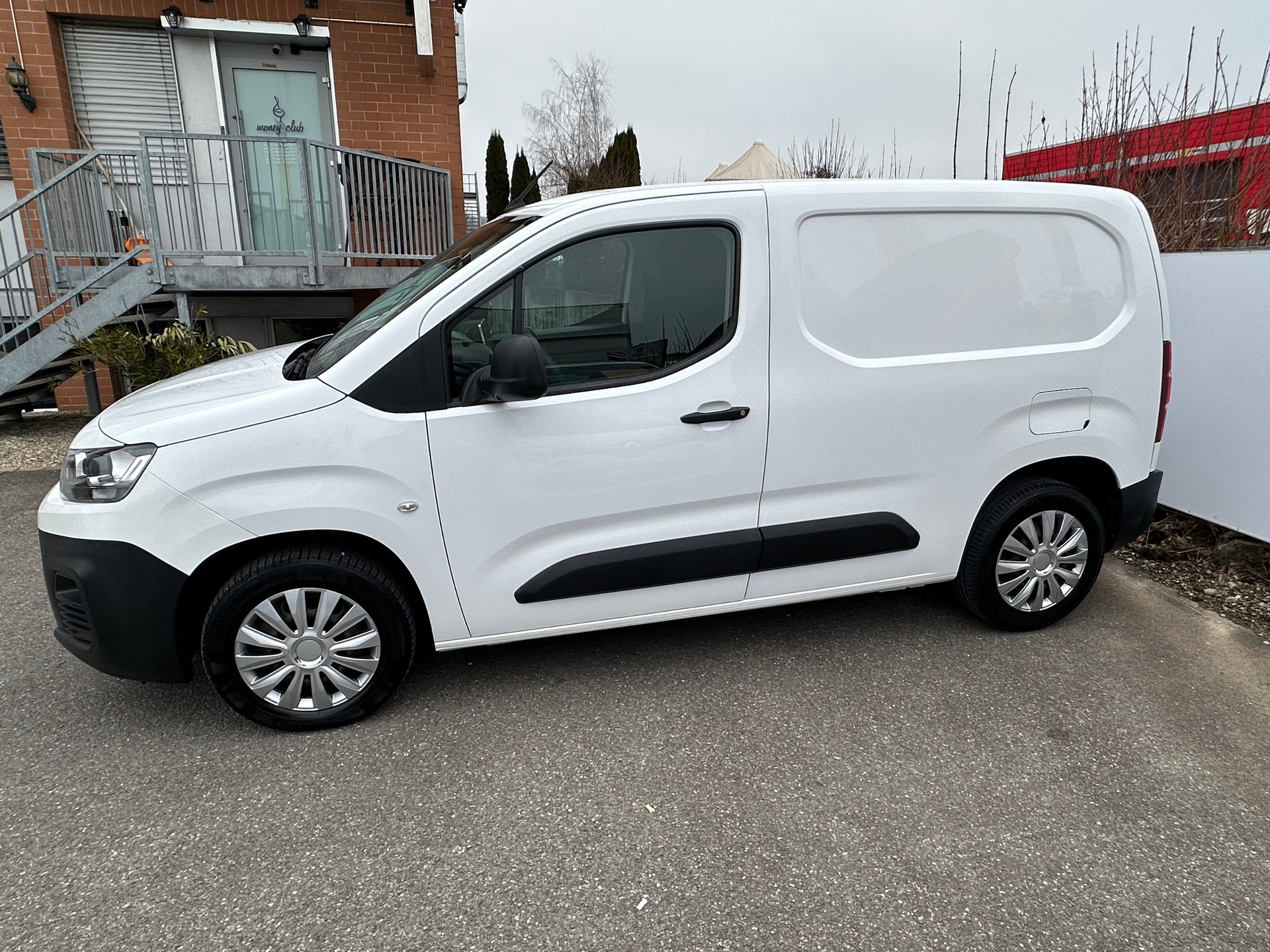 CITROEN Berlingo Van 1.5 Blue HDi 100 s/s Club 650kg-image-4