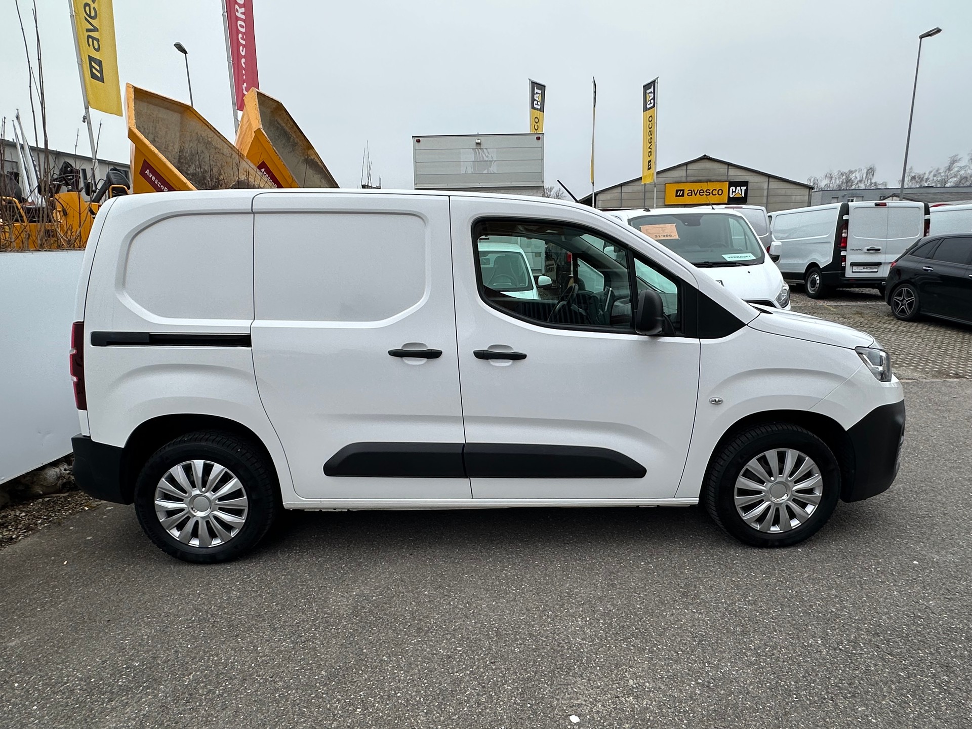 CITROEN Berlingo Van 1.5 Blue HDi 100 s/s Club 650kg-image-3