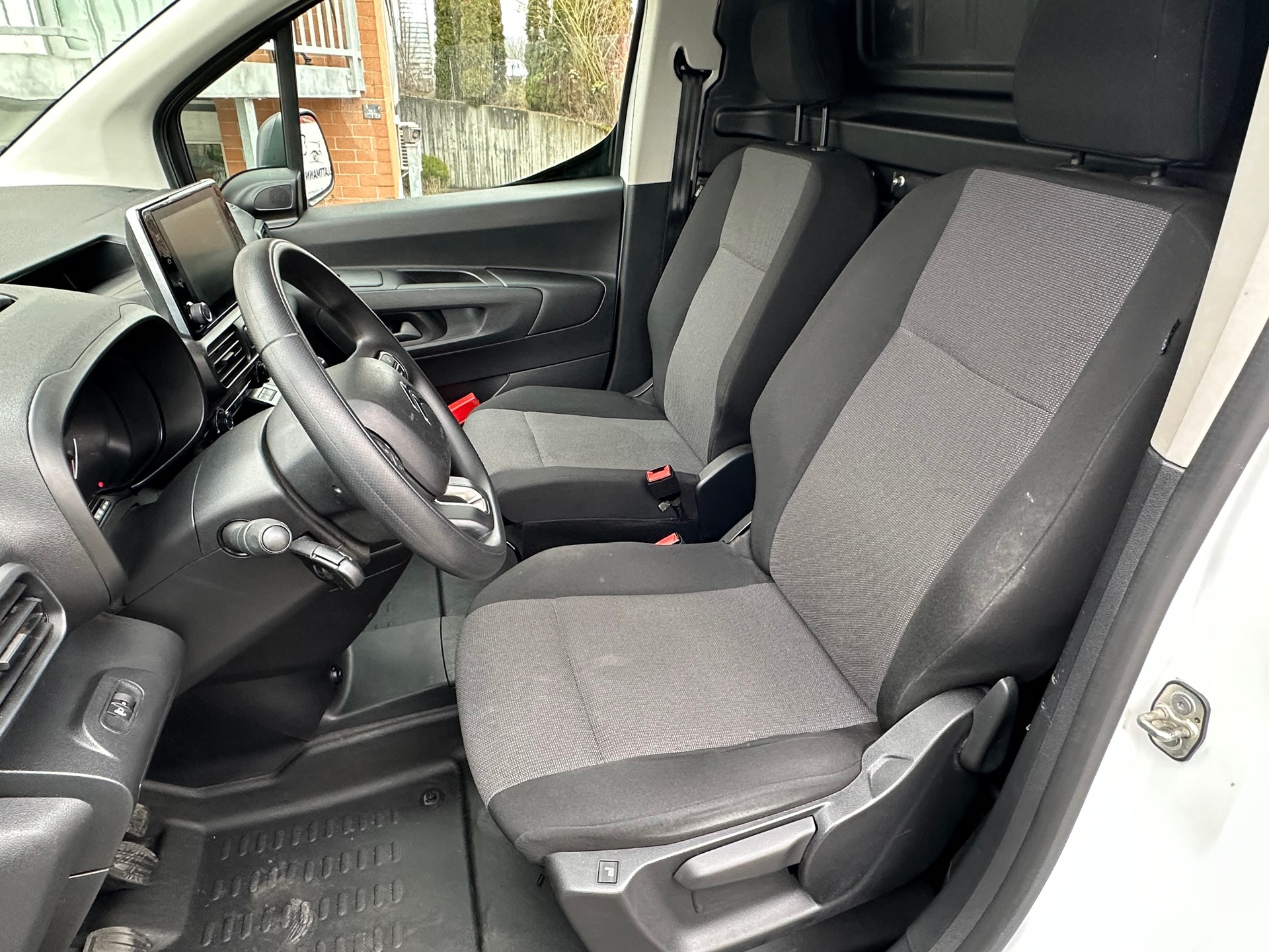 CITROEN Berlingo Van 1.5 Blue HDi 100 s/s Club 650kg-image-5