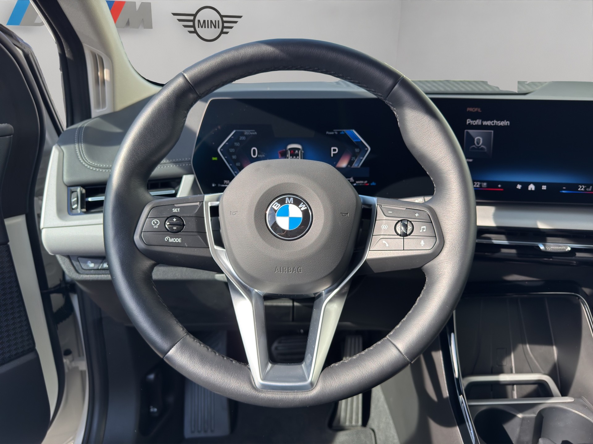 BMW 220i Active Tourer DKG-image-12
