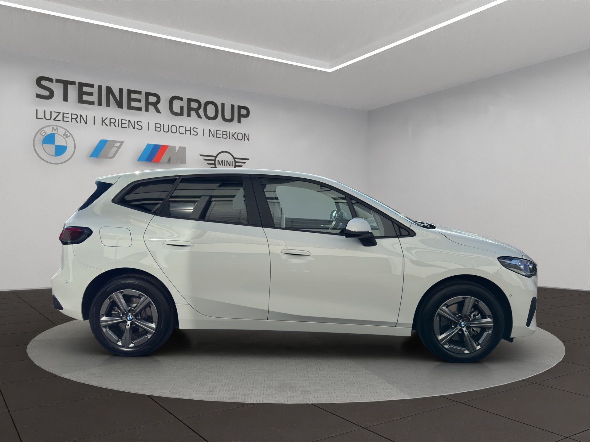 BMW 220i Active Tourer DKG-image-5
