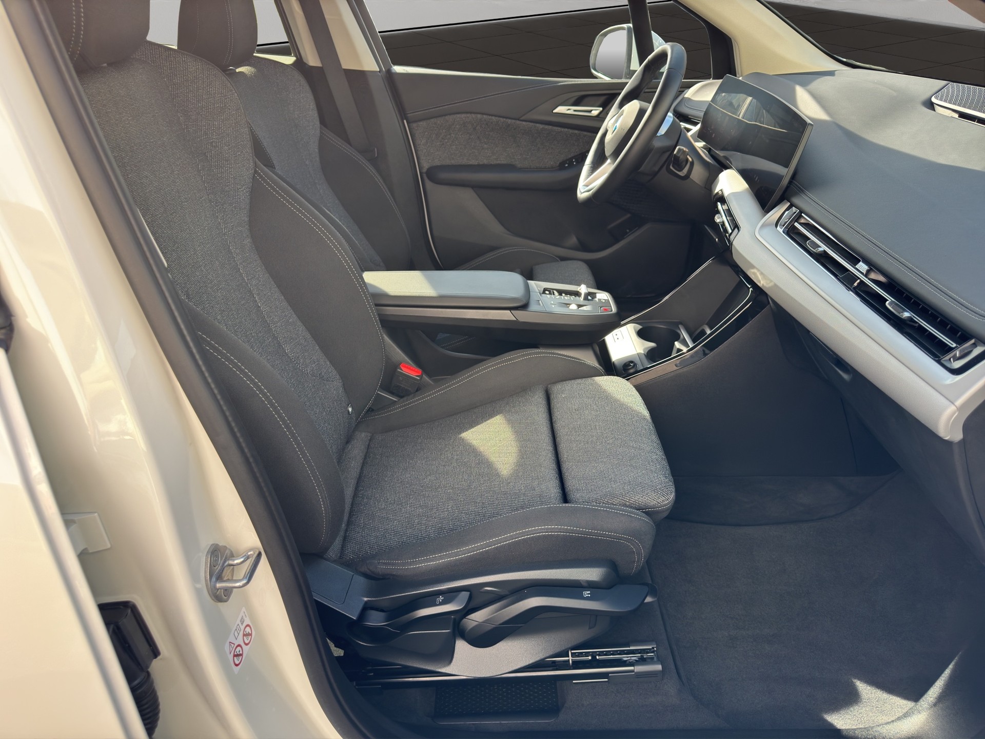 BMW 220i Active Tourer DKG-image-17