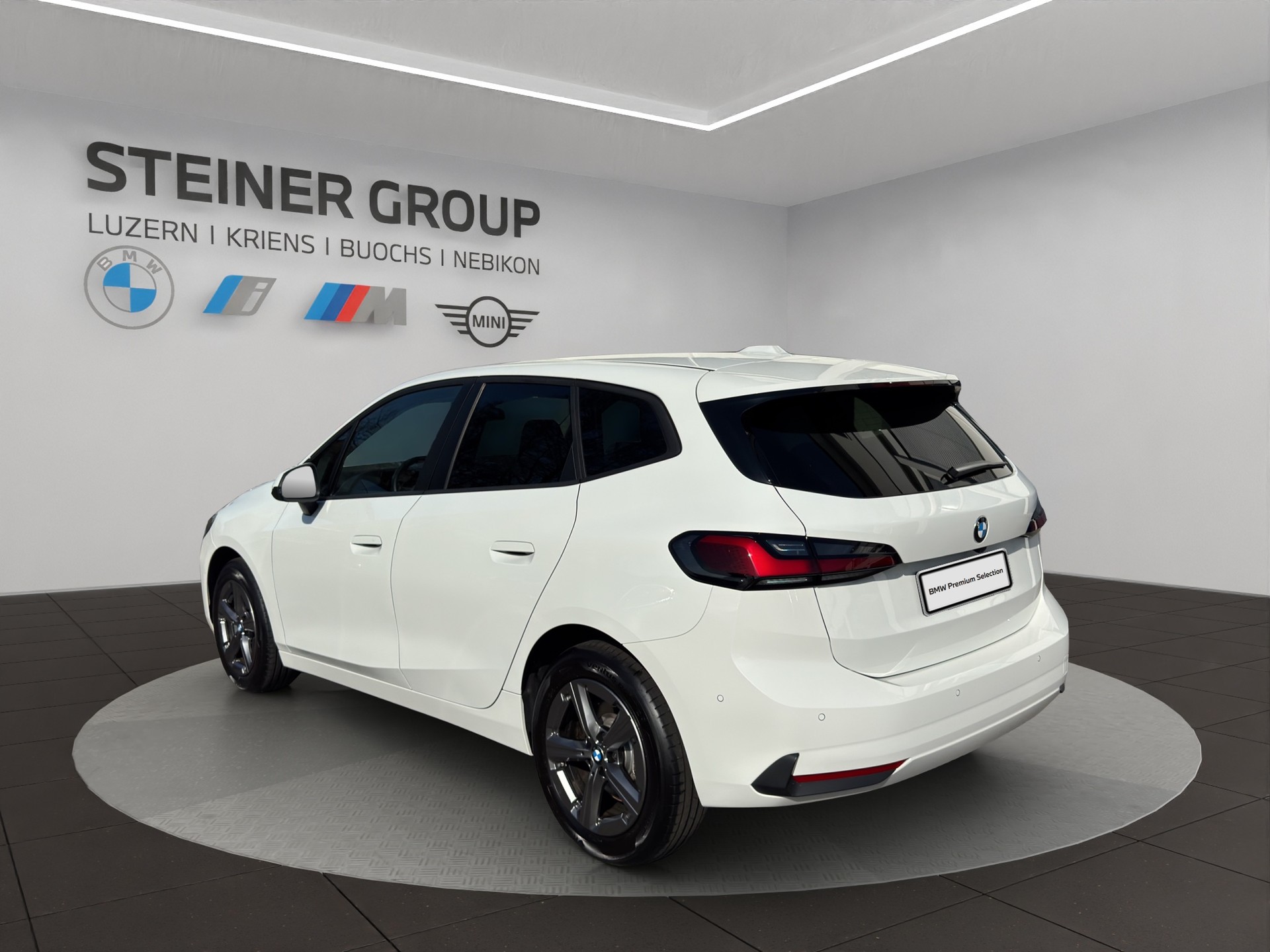 BMW 220i Active Tourer DKG-image-2
