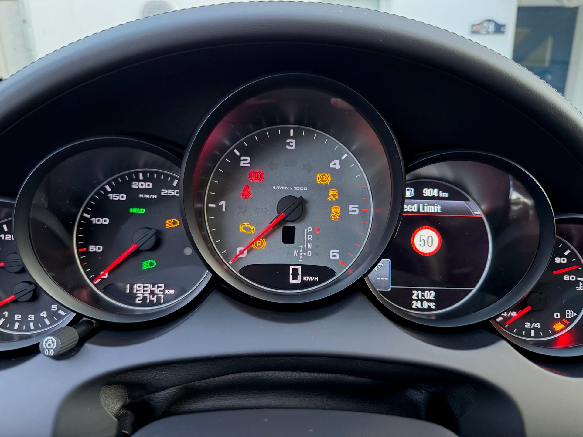 PORSCHE Cayenne S Diesel-image-11
