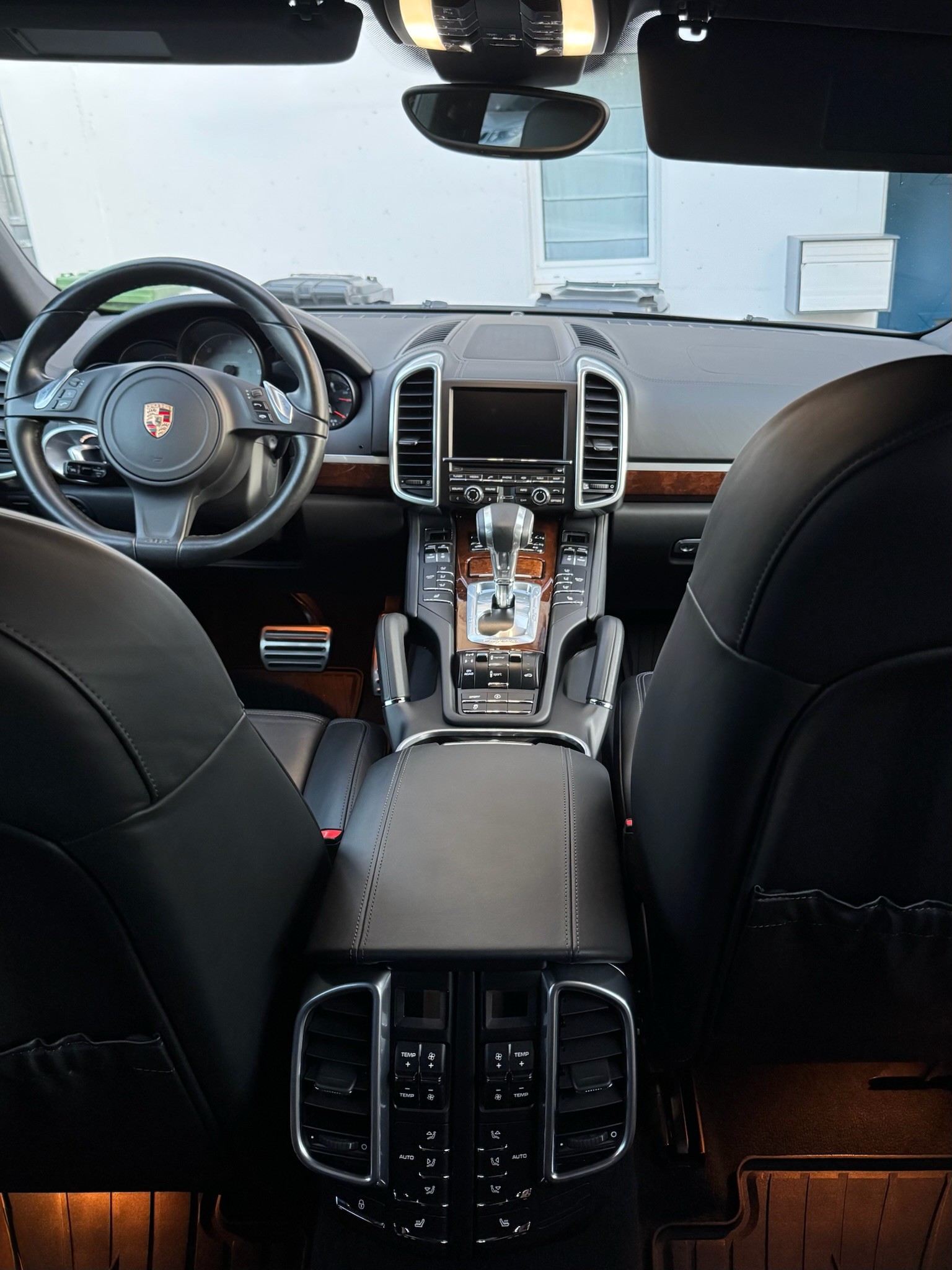 PORSCHE Cayenne S Diesel-image-1