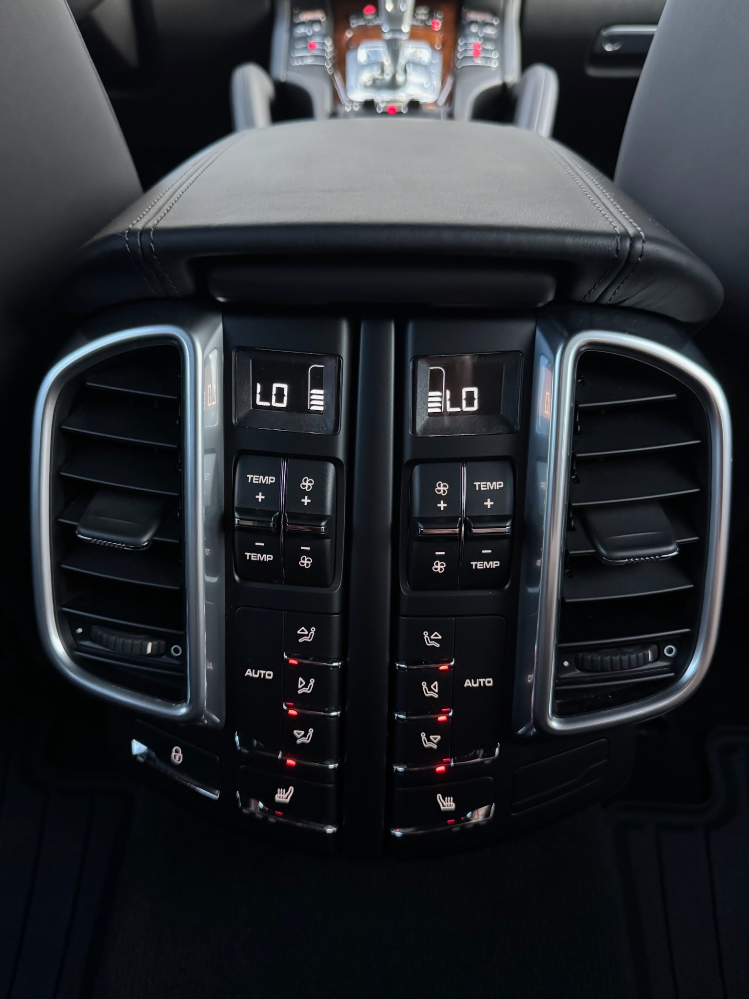 PORSCHE Cayenne S Diesel-image-10