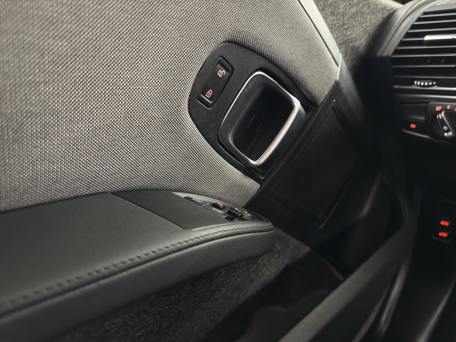 BMW i3 (120Ah)-image-11