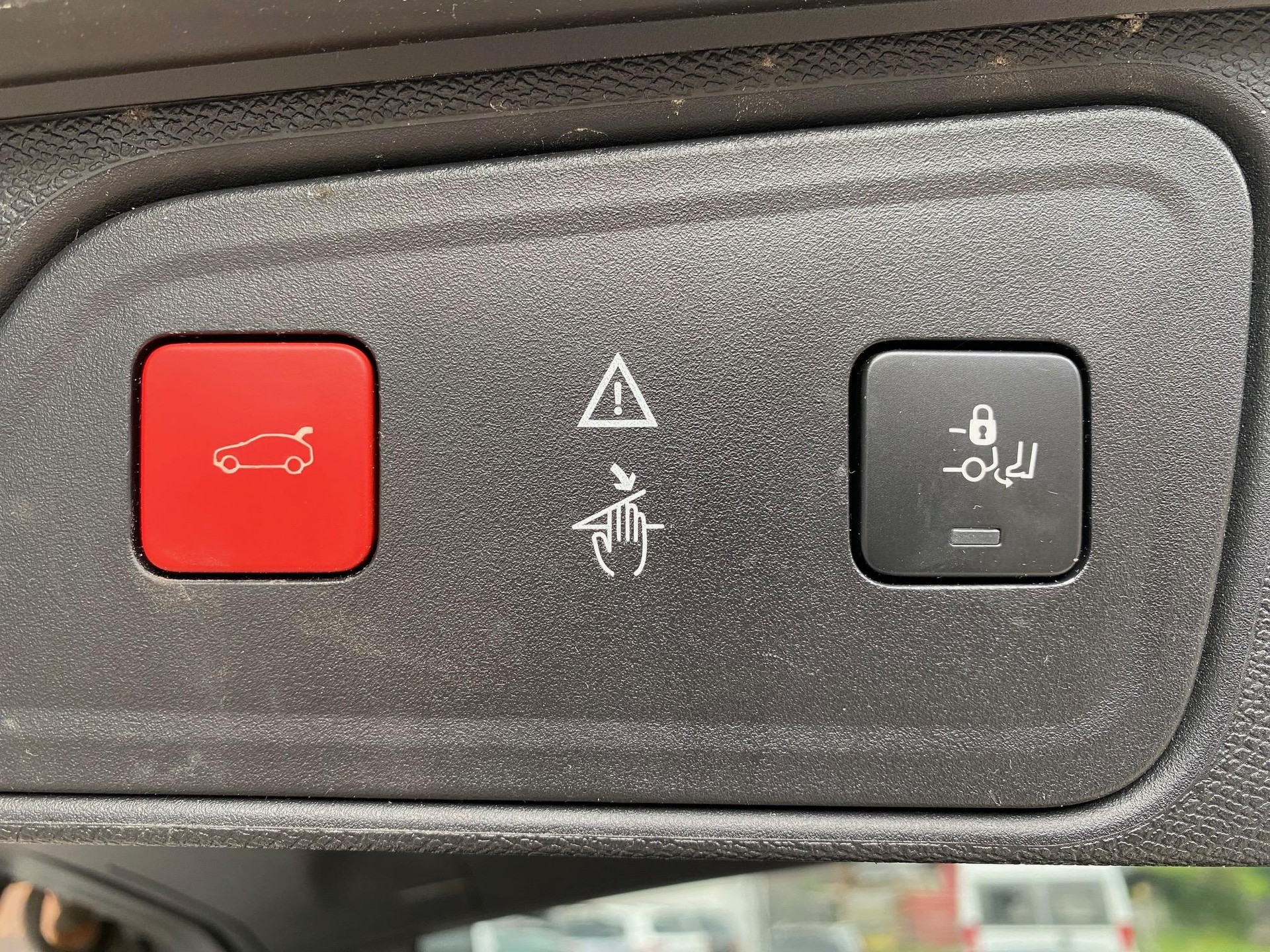 PEUGEOT 3008 1.6 Plug-in Hybrid4 GT-image-11