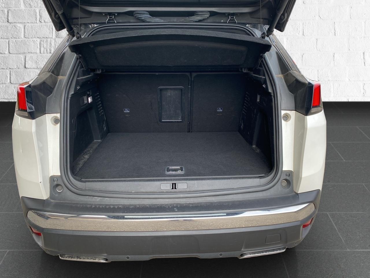 PEUGEOT 3008 1.6 Plug-in Hybrid4 GT-image-10