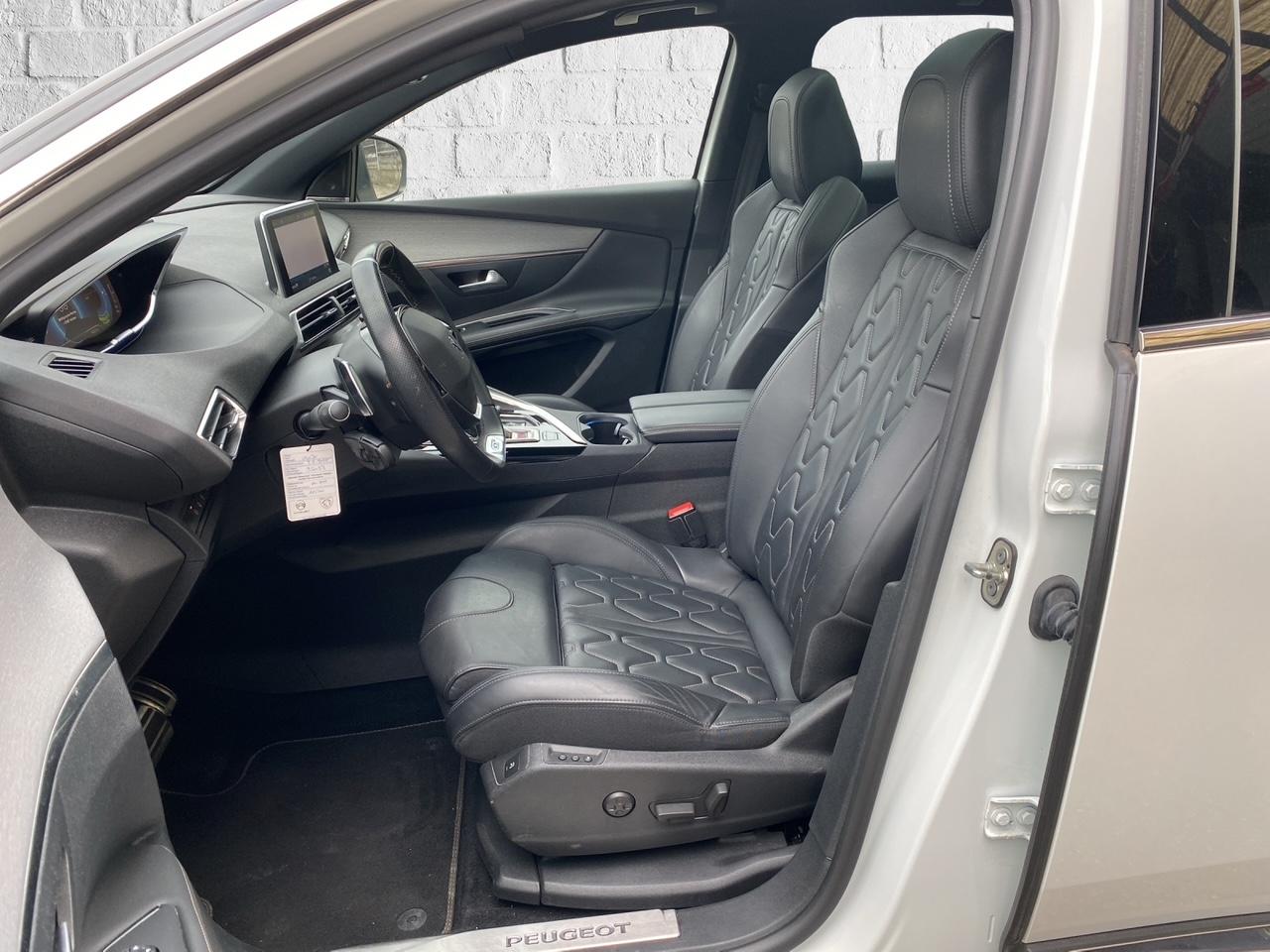 PEUGEOT 3008 1.6 Plug-in Hybrid4 GT-image-8