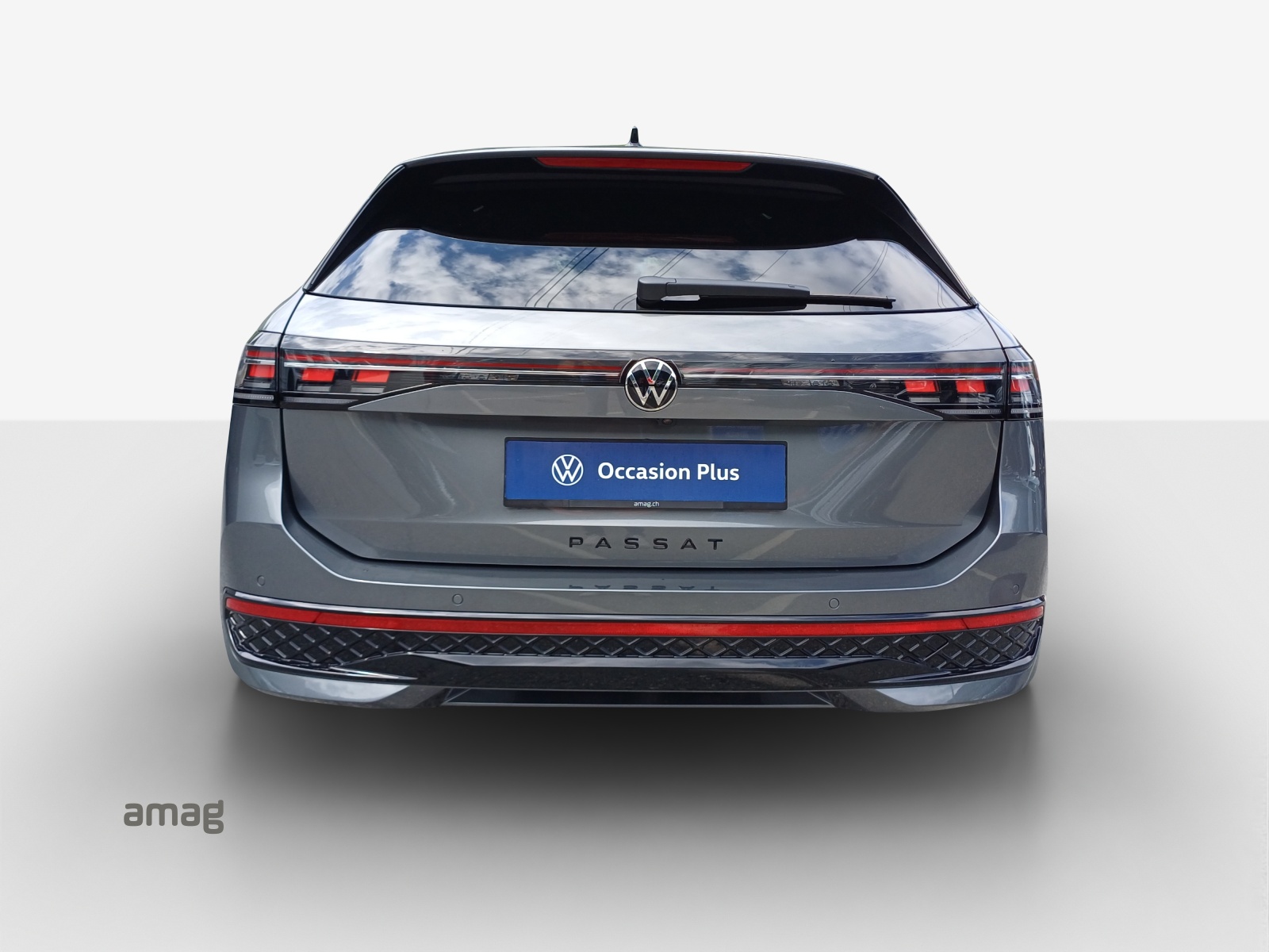 VW Passat Variant 2.0 TSI evo4 R-Line 4 Motion DSG-image-3