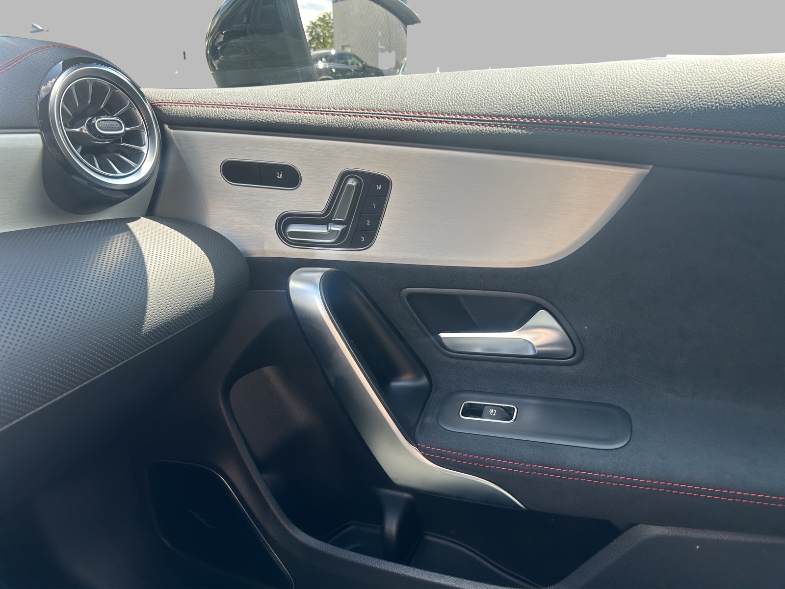 MERCEDES-BENZ CLA 250 4Matic 8G-DCT-image-15